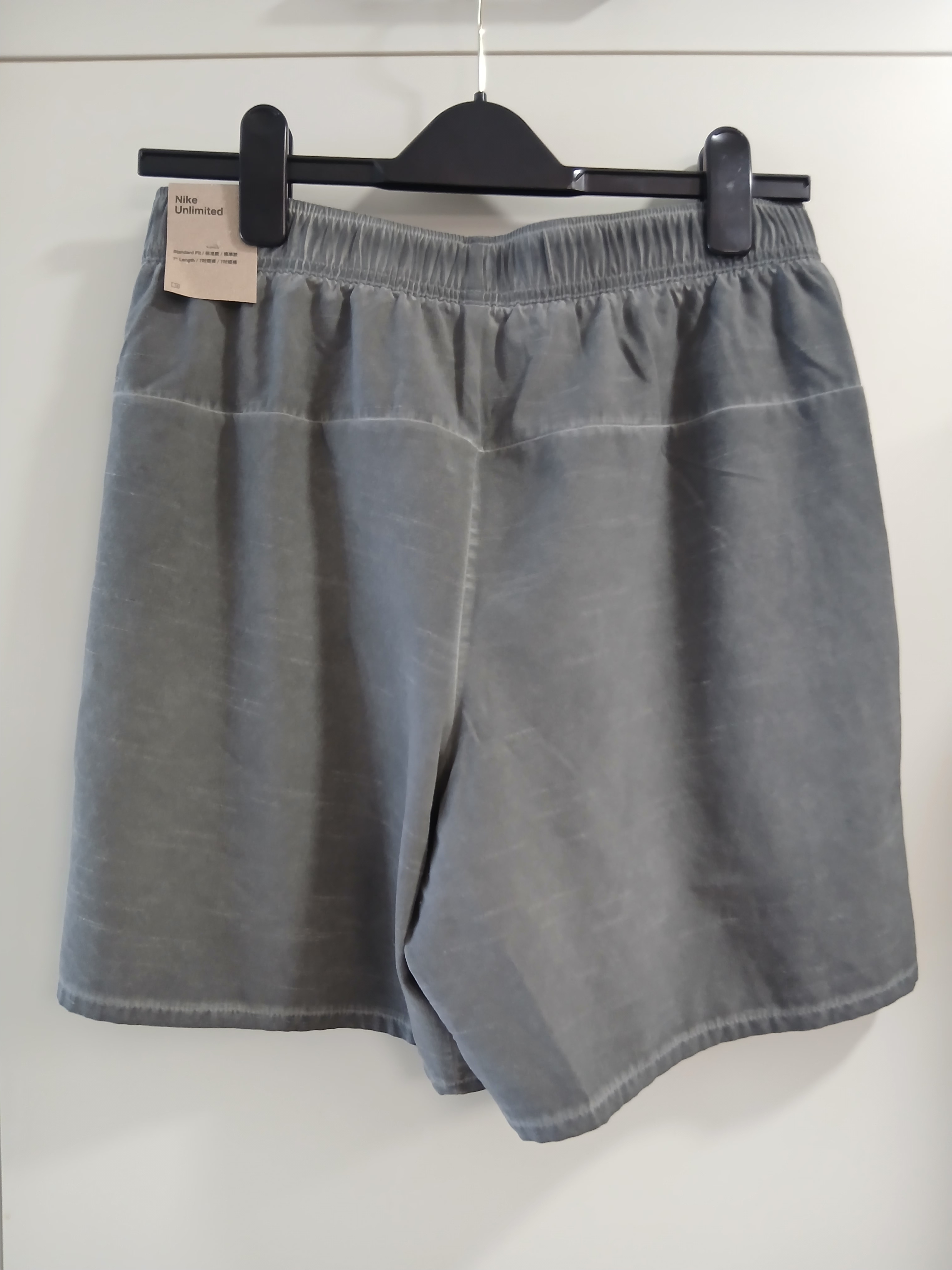 Nike N.A.C. Unlimited 7 Inch Training Shorts Smoke Grey (IF2814-084) 착용 스타일 - 7