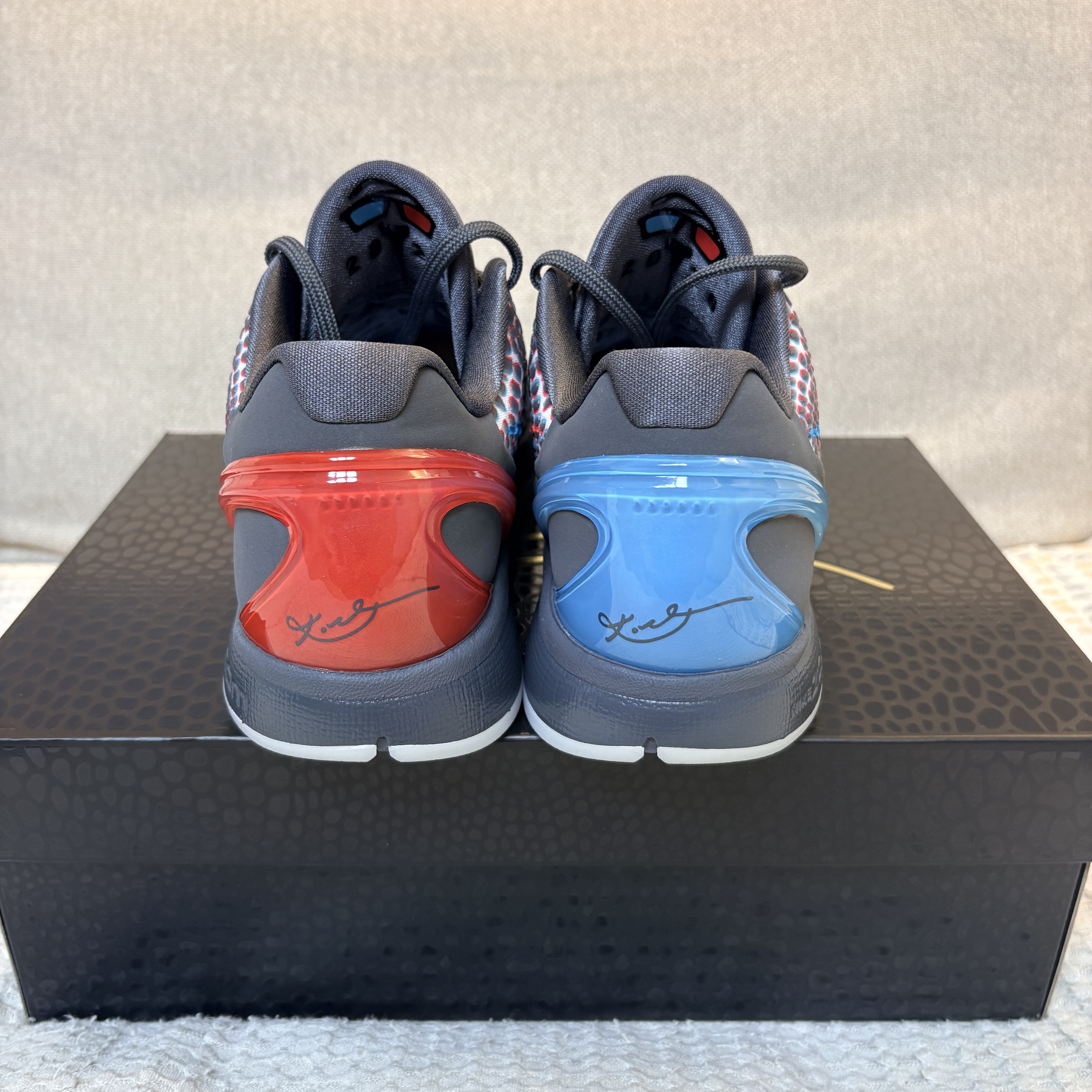 Nike Kobe 6 Protro 3D Dark Grey Chlorine Blue 착용 스타일 - 5