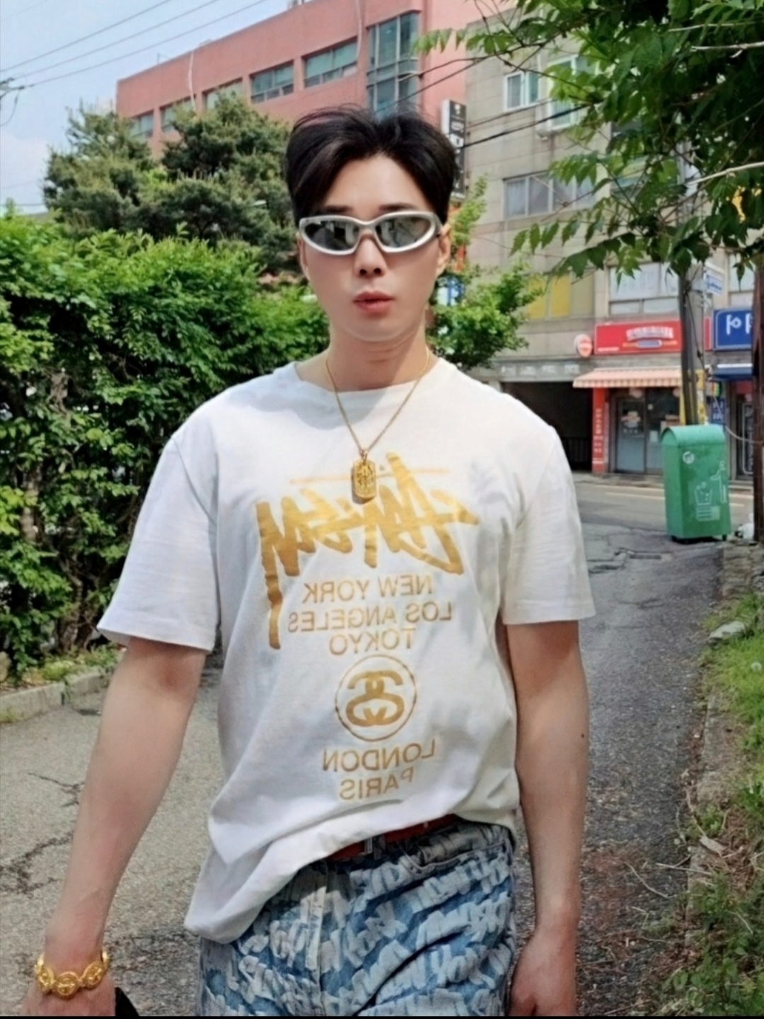 Balenciaga Swift Oval Sunglasses Silver 착용 스타일
