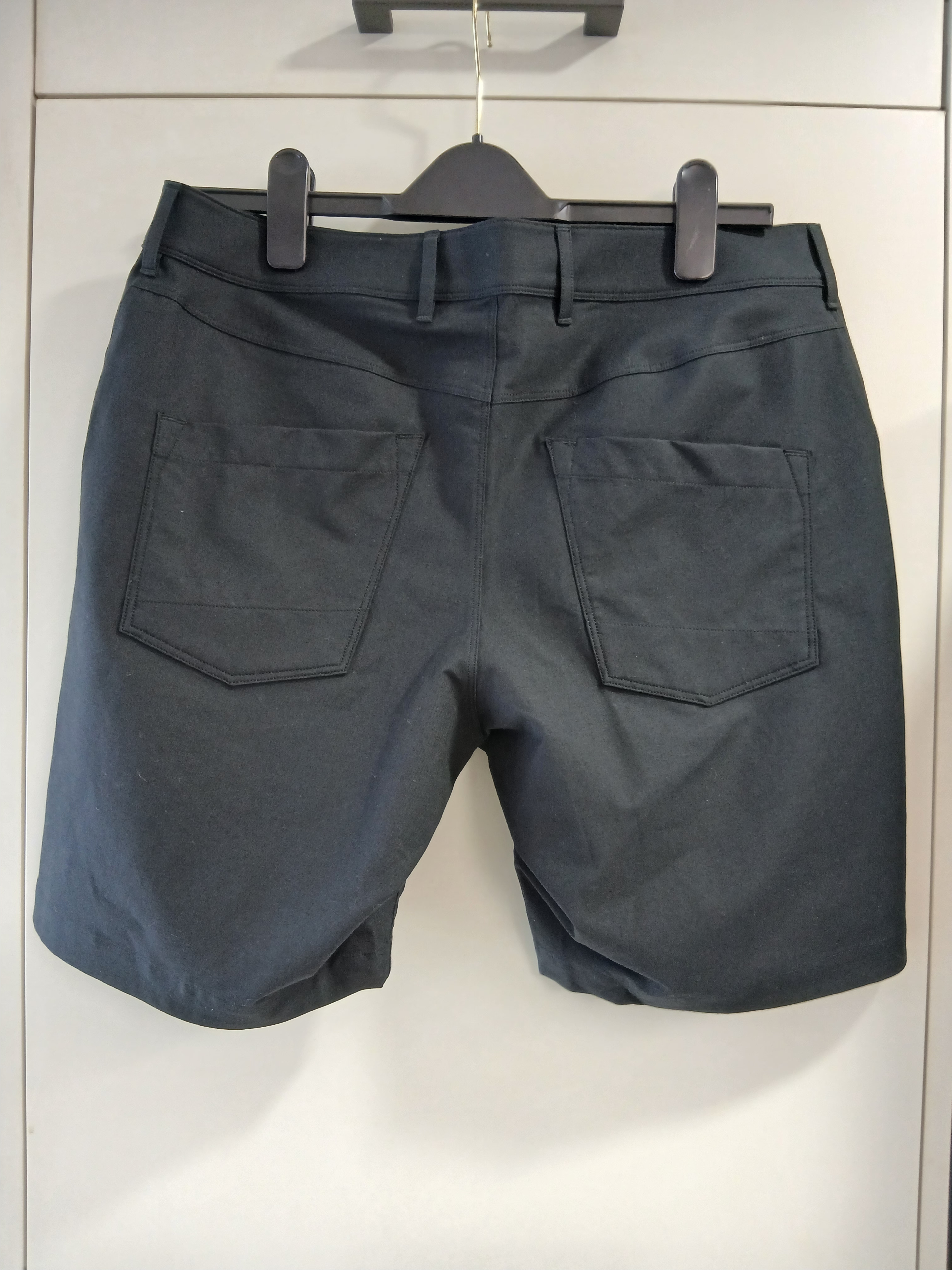 Arc'teryx Kragg Cotton Short 9 Inch Black 착용 스타일 - 2