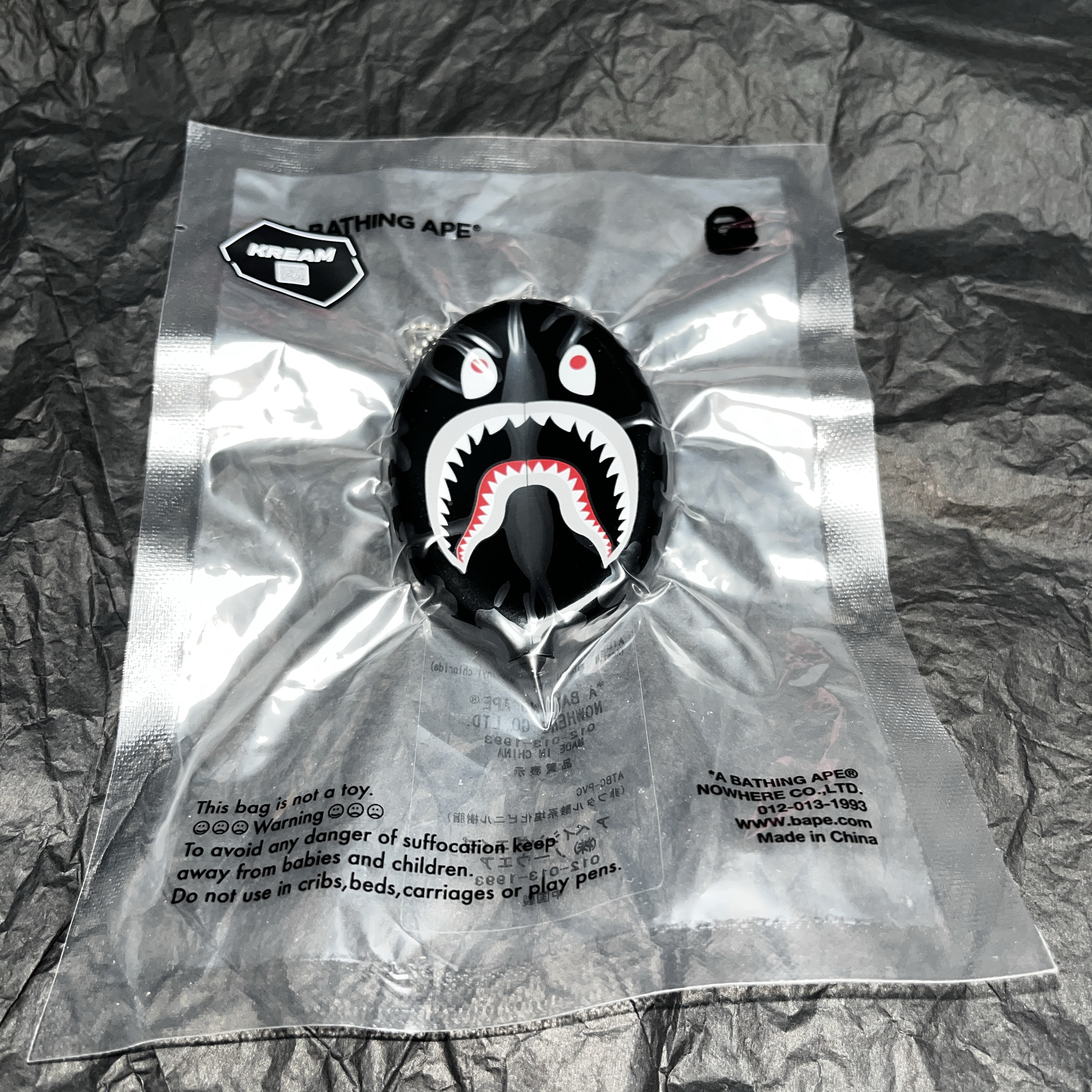 BAPE A Bathing Ape Shark Coin Case Black 착용 스타일