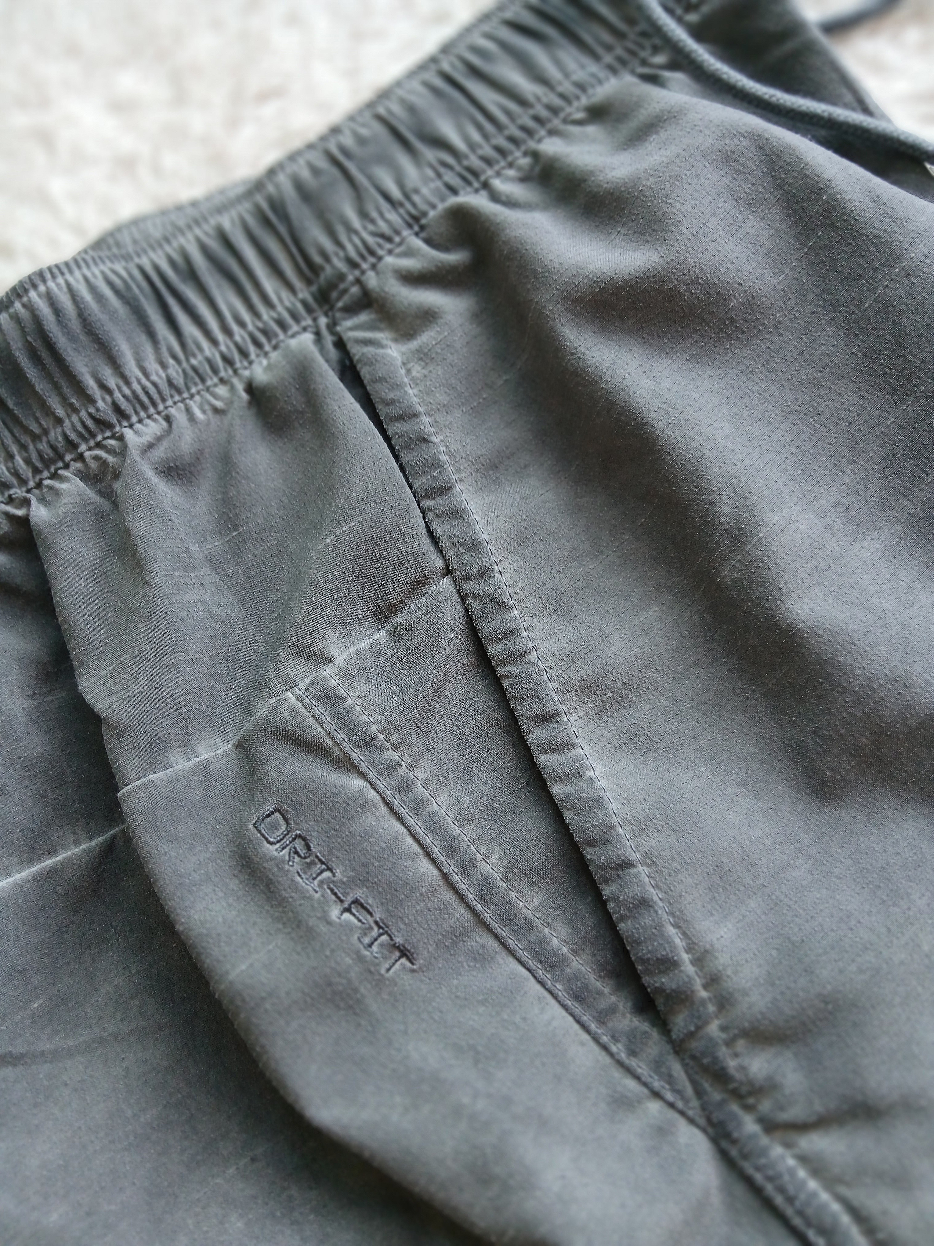 Nike N.A.C. Unlimited 7 Inch Training Shorts Smoke Grey (IF2814-084) 착용 스타일 - 3