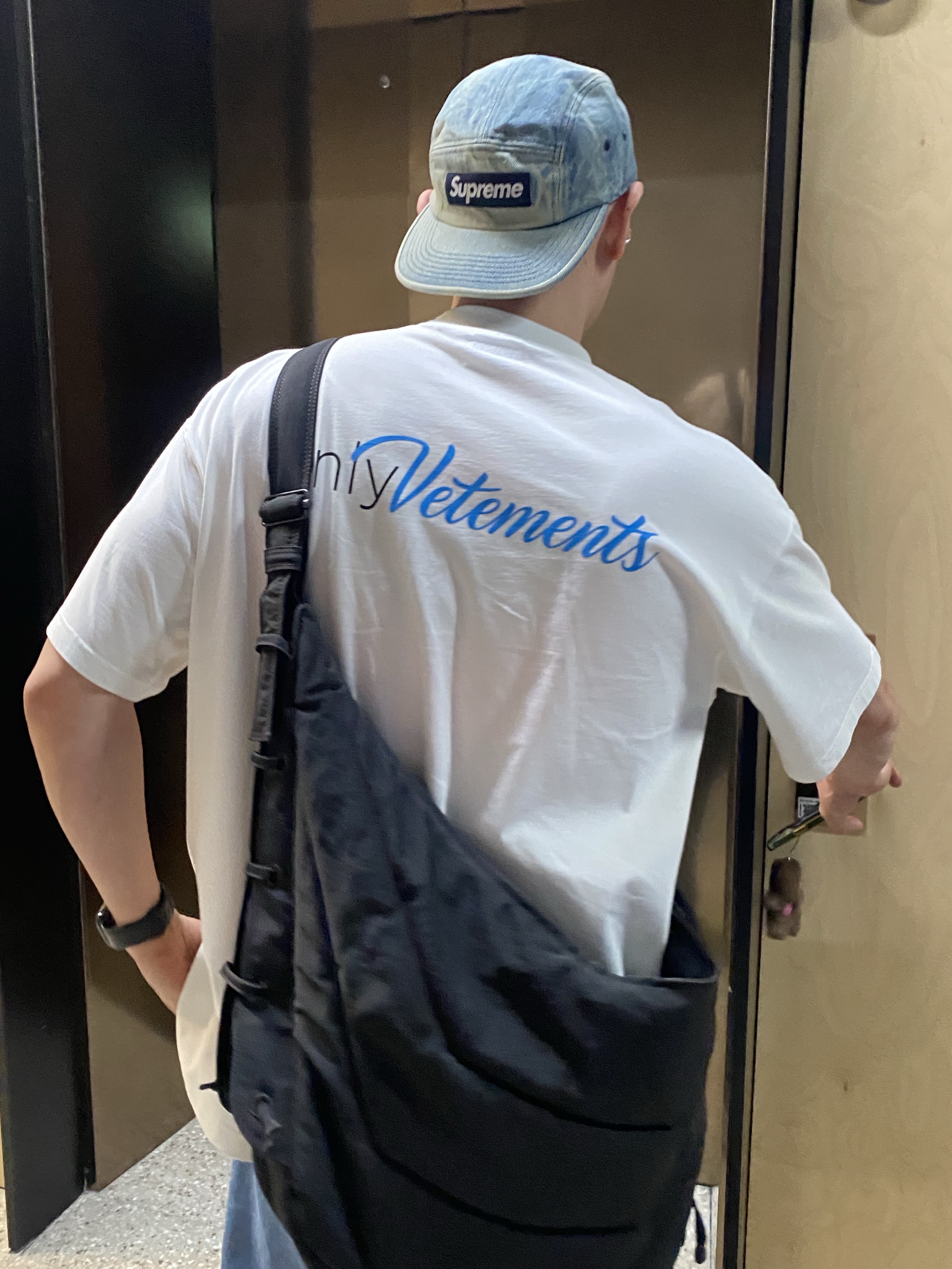 Supreme Washed Chino Twill Camp Cap Denim - 25FW, Vetements Only Vetements Hoodie Washed Black 착용 스타일 - 6