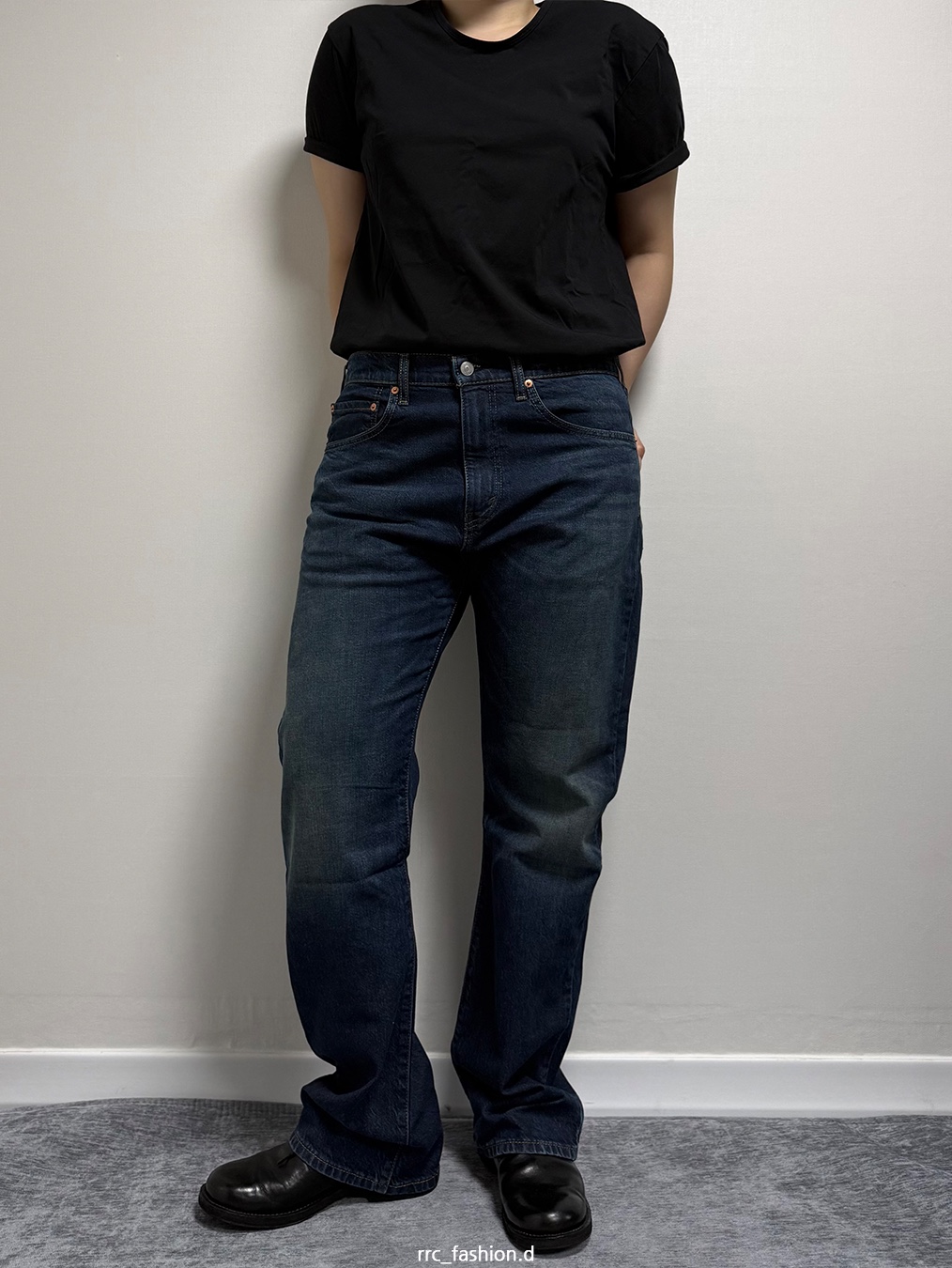 Levi's 517 Bootcut Jeans Got A Feeling Dark Wash Stretch, Kinchi Maryam Grainy - 647 (a) Black 착용 스타일 - 2