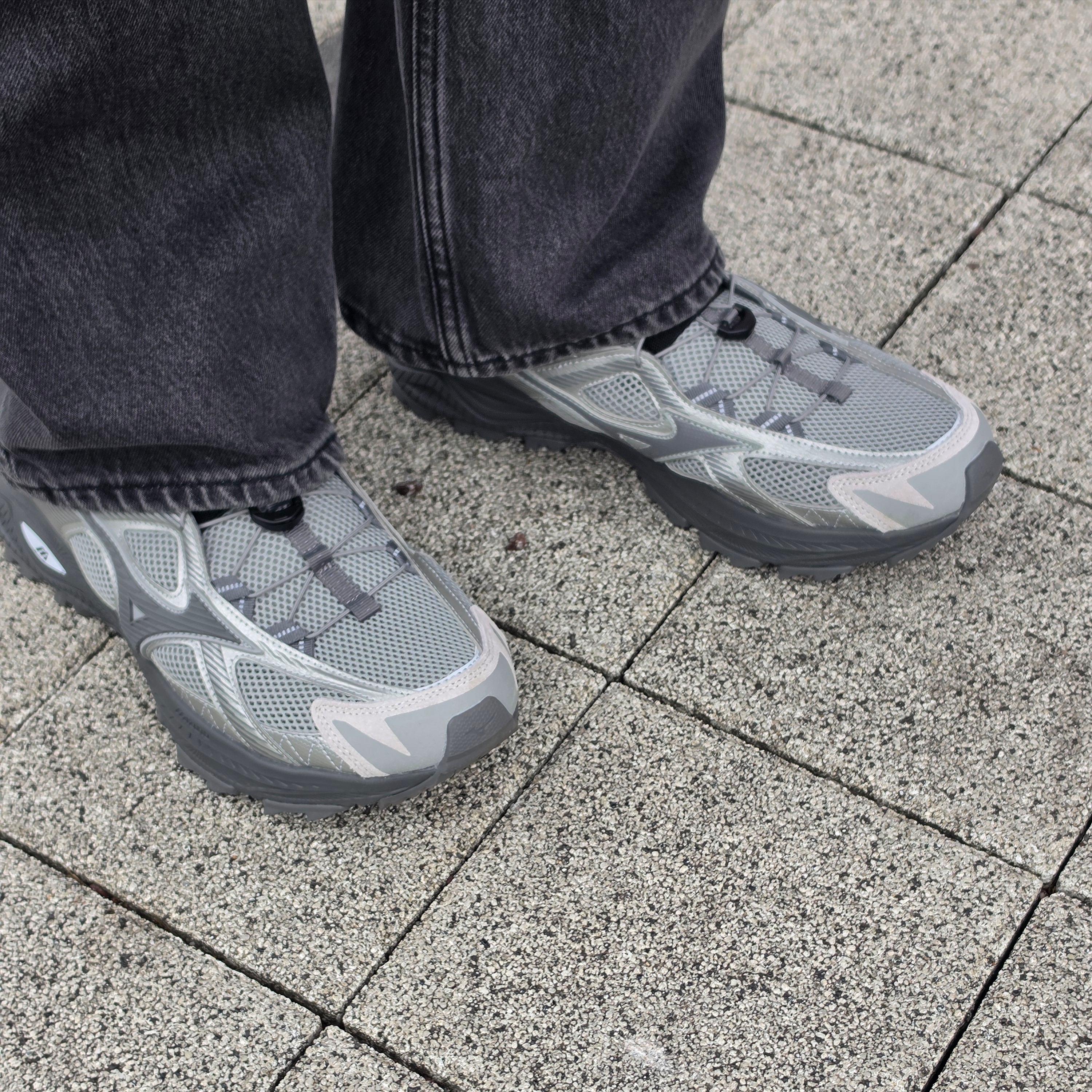 Mizuno Racer Trail SE Silver Grey 착용 스타일 - 1