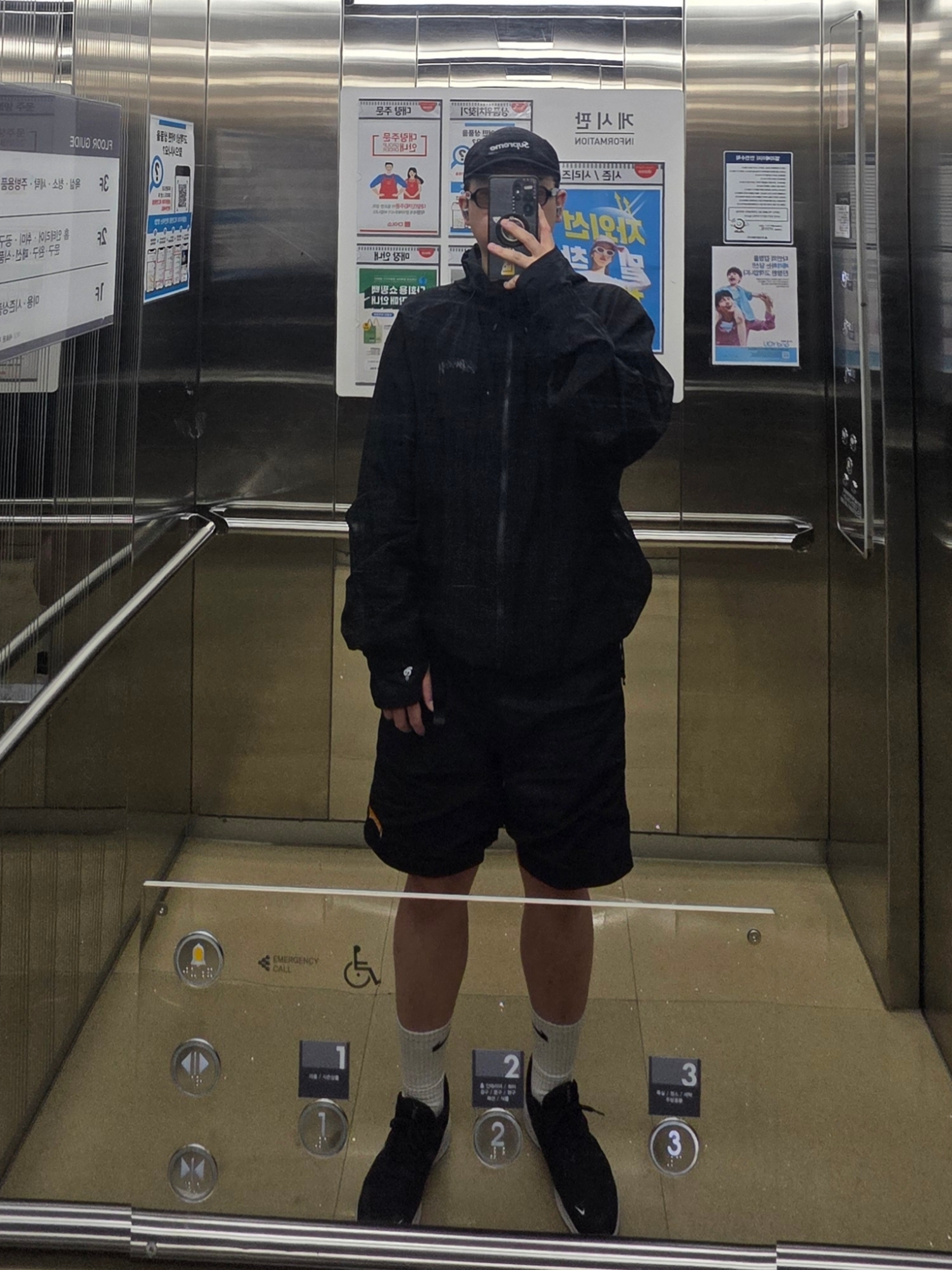 Supreme Mesh Cordura Camp Cap Black - 23SS, Supreme x Marmot Base Layer L/S Top Black - 25FW 착용 스타일