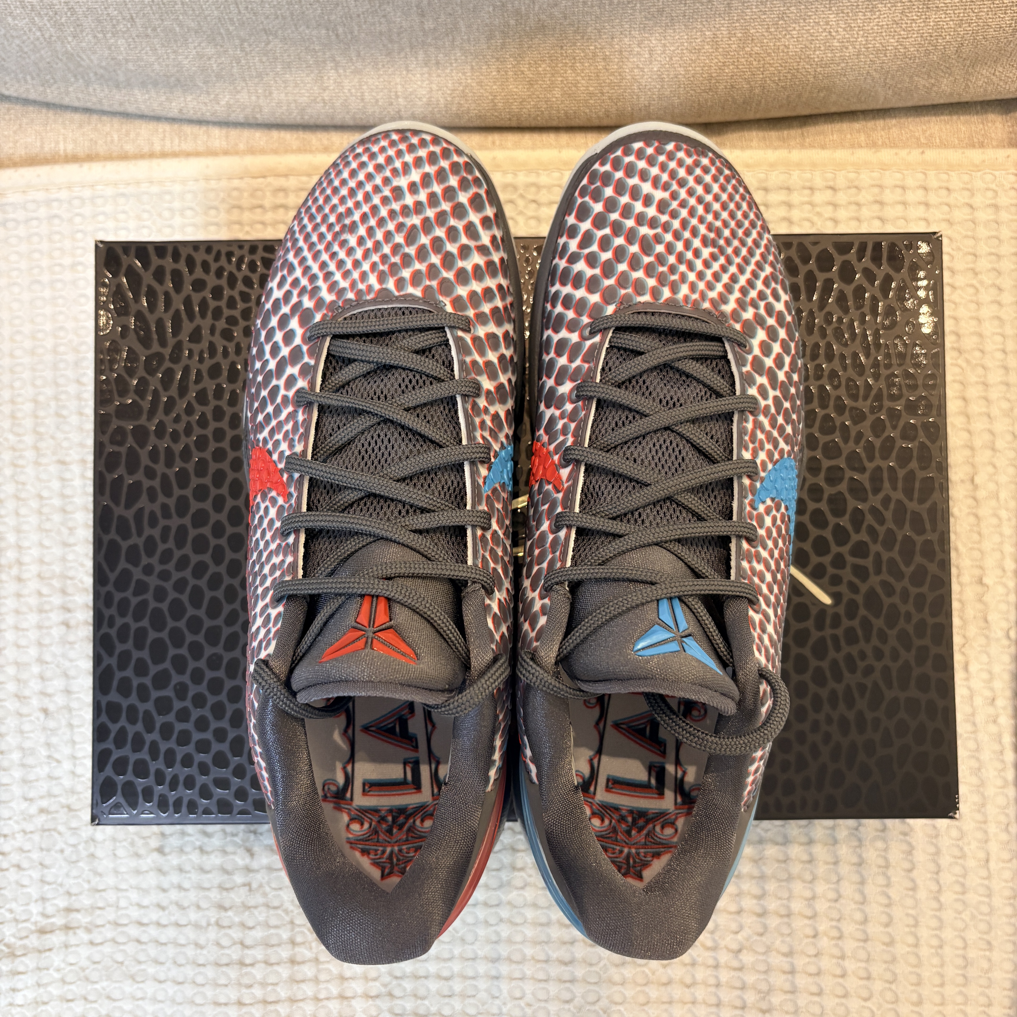 Nike Kobe 6 Protro 3D Dark Grey Chlorine Blue 착용 스타일 - 6