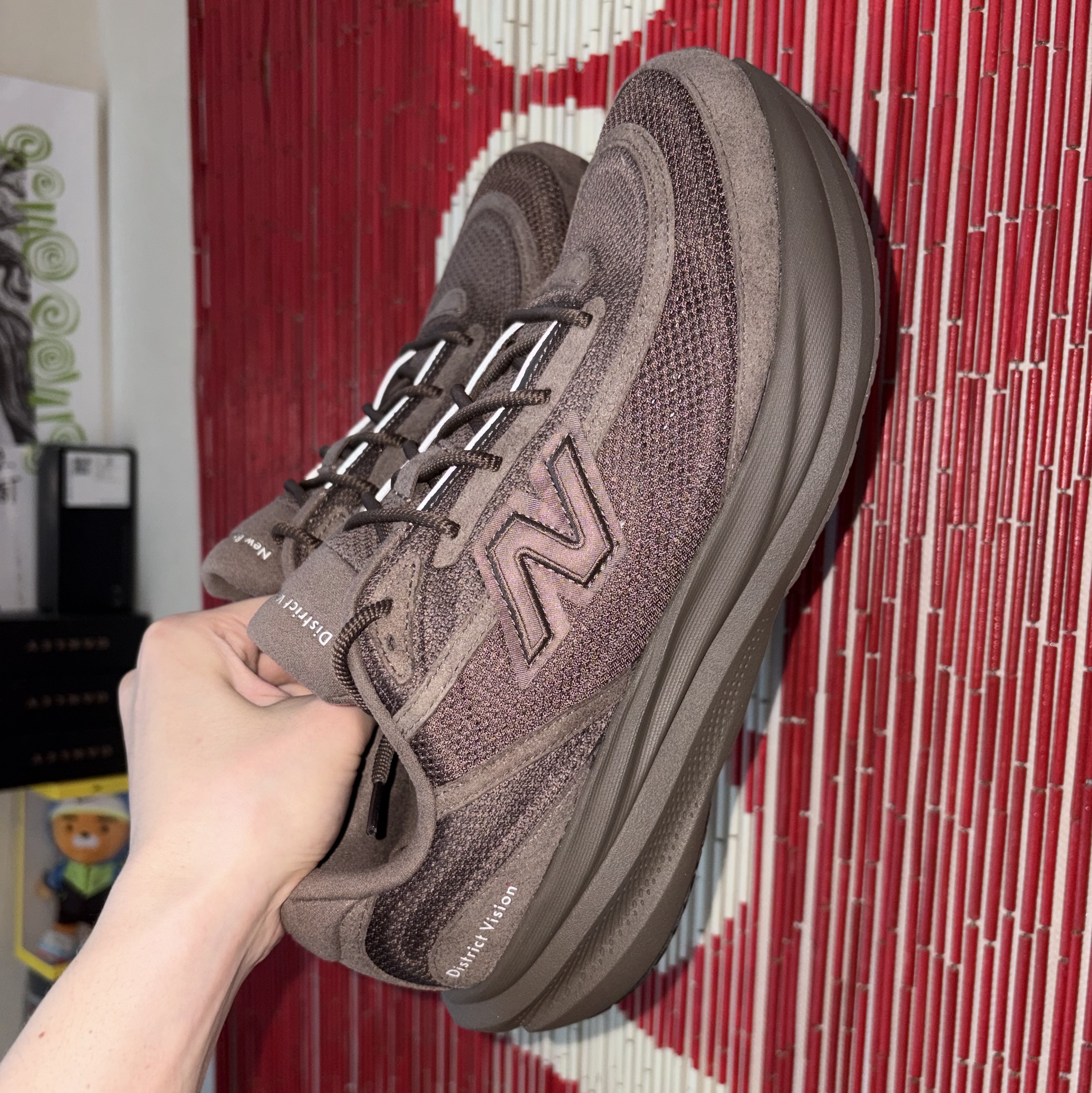 New Balance x District Vision 1080v15 Cortado Black 착용 스타일