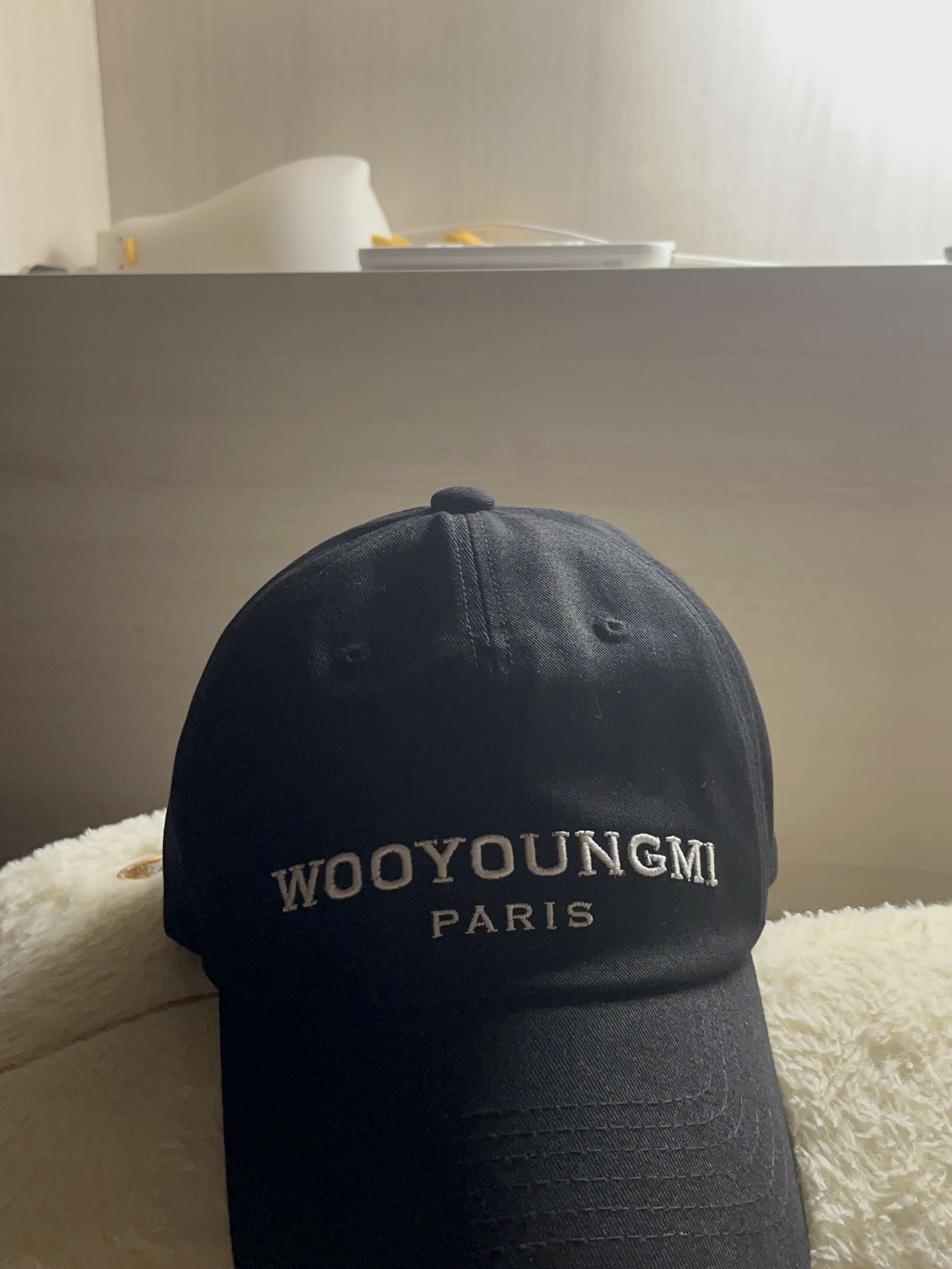 Wooyoungmi Embroidered Ball Cap Black - 25FW 착용 스타일 - 1