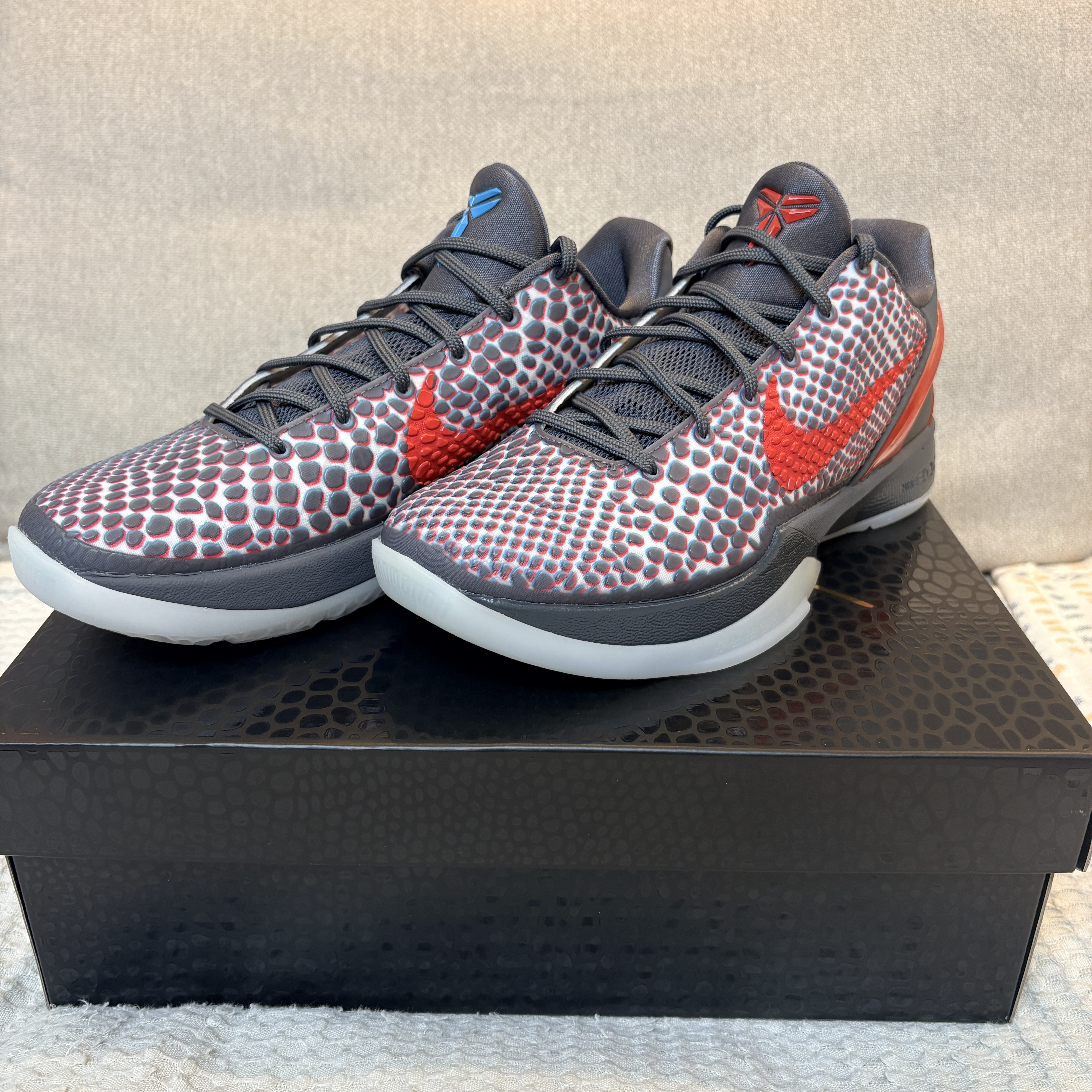 Nike Kobe 6 Protro 3D Dark Grey Chlorine Blue 착용 스타일 - 1