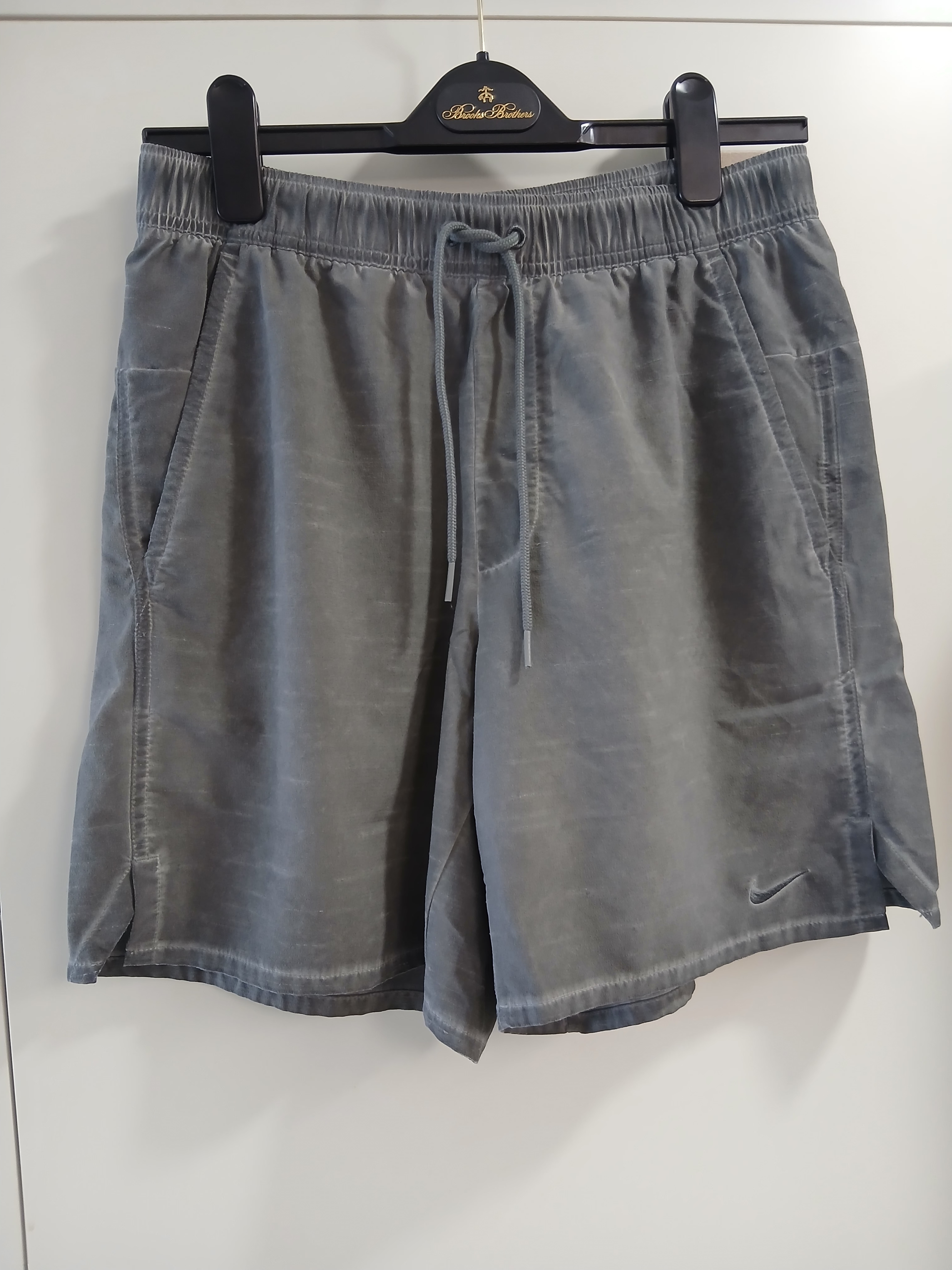 Nike N.A.C. Unlimited 7 Inch Training Shorts Smoke Grey (IF2814-084) 착용 스타일 - 6