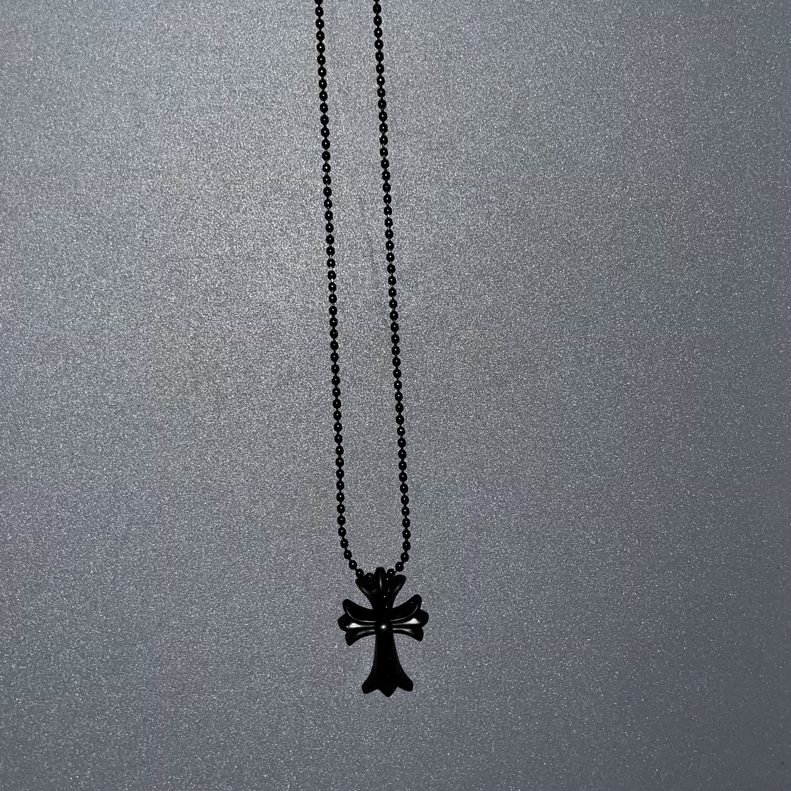 Chrome Hearts Silichrome CH Cross Pendant Black Glitter 2025 착용 스타일