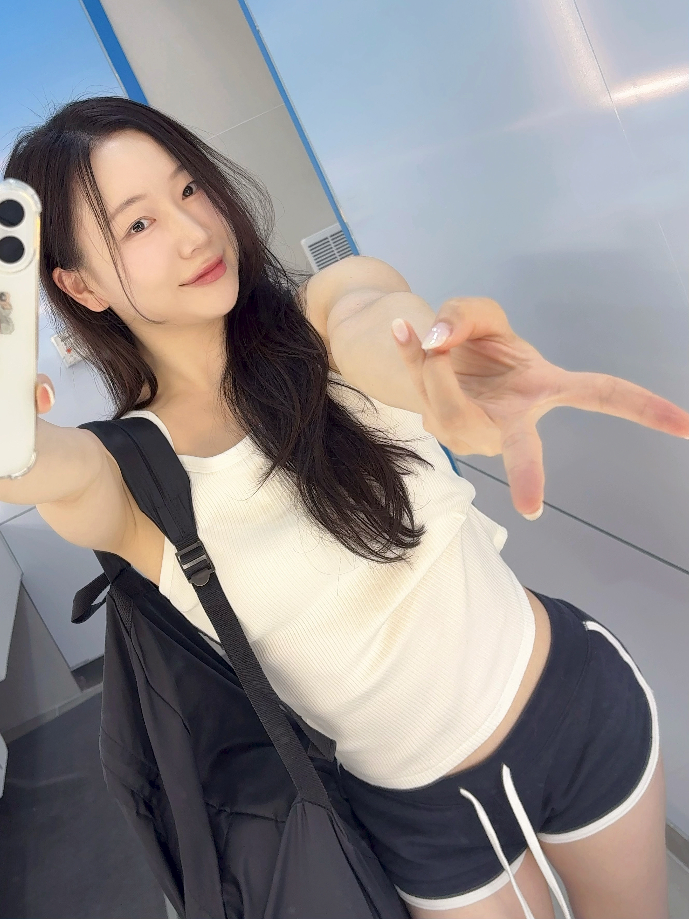 CDG Backpack Black 착용 스타일 - 2