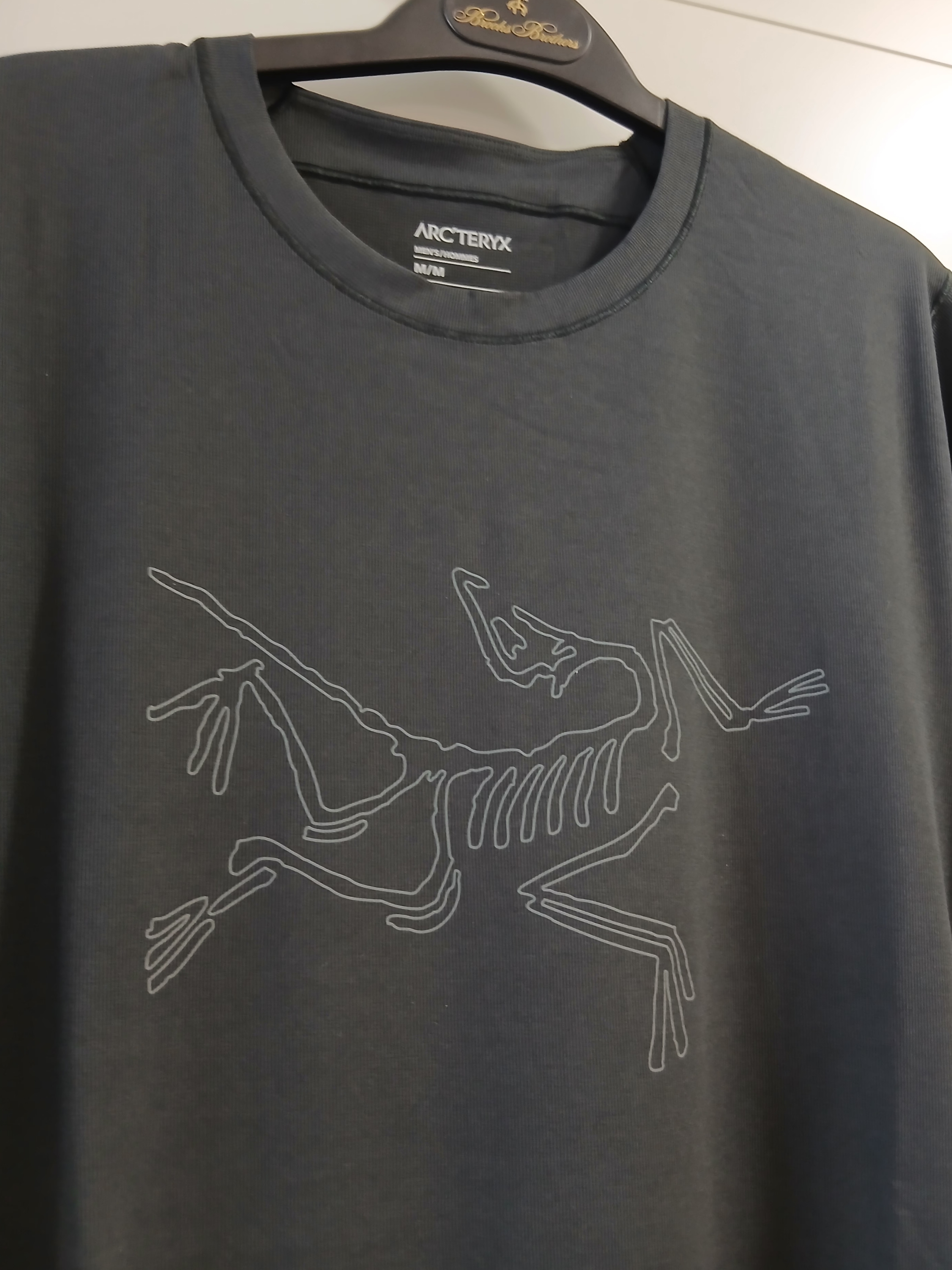 Arc'teryx Cormac Logo SS Shirt Black 착용 스타일 - 3