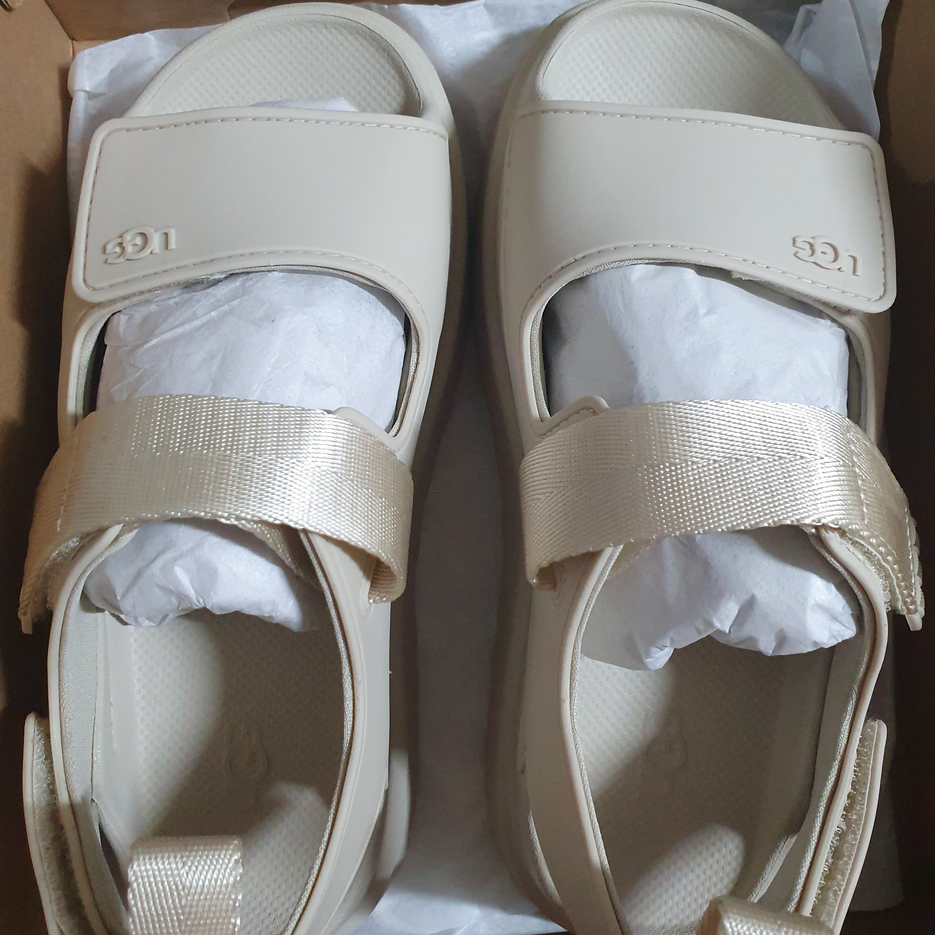 (W) UGG GoldenGlow Sea Salt 착용 스타일