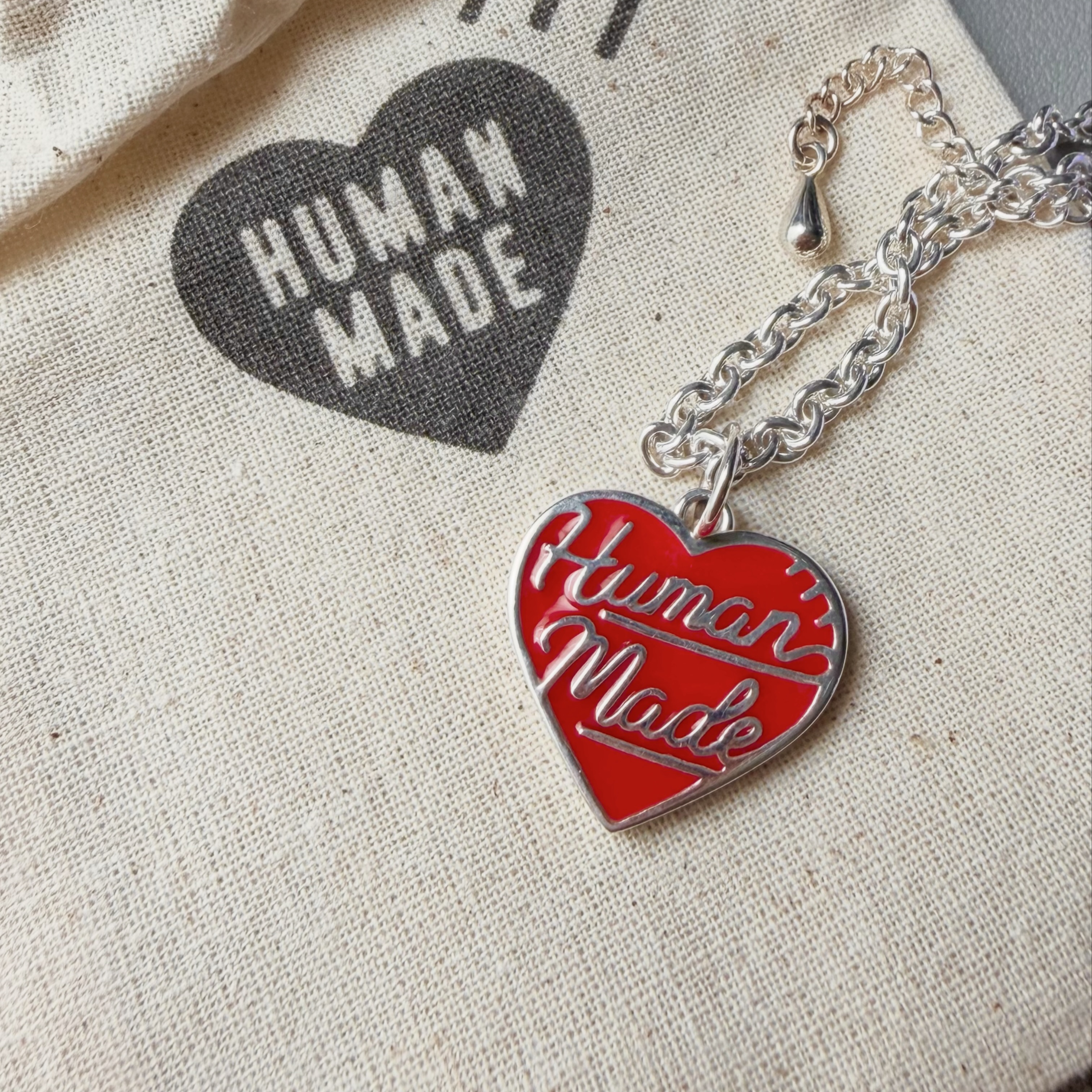Human Made Heart Silver Necklace Red 착용 스타일