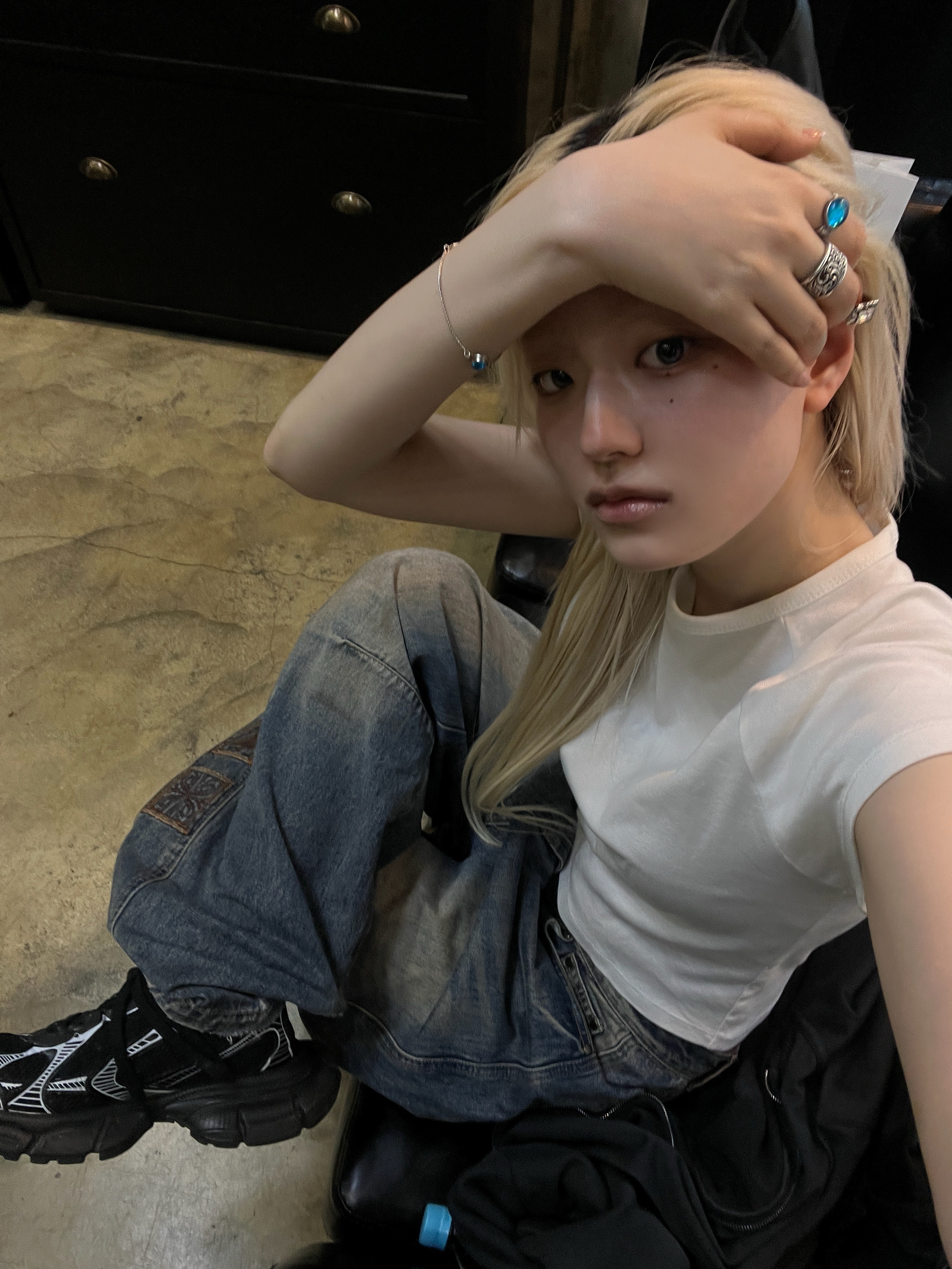 Karactor Vintage Emblem Denim Pants Muddy Blue, Balenciaga 3XL Sneakers Black White 착용 스타일 - 4
