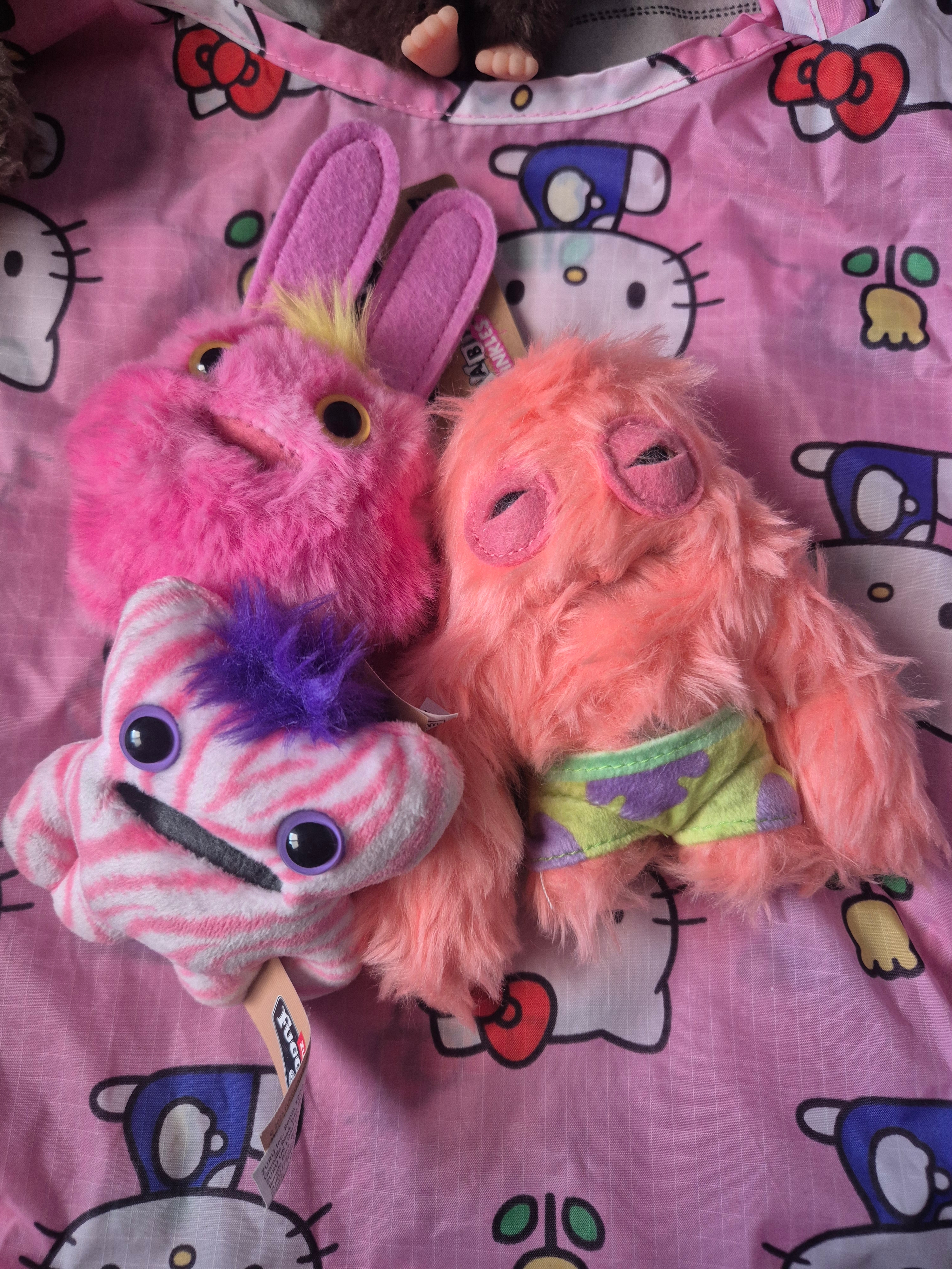 Fuggler Baby Rabid Rabbit Keyring Purple, Fuggler x SpongeBob Patrick Star Keyring Pink 착용 스타일