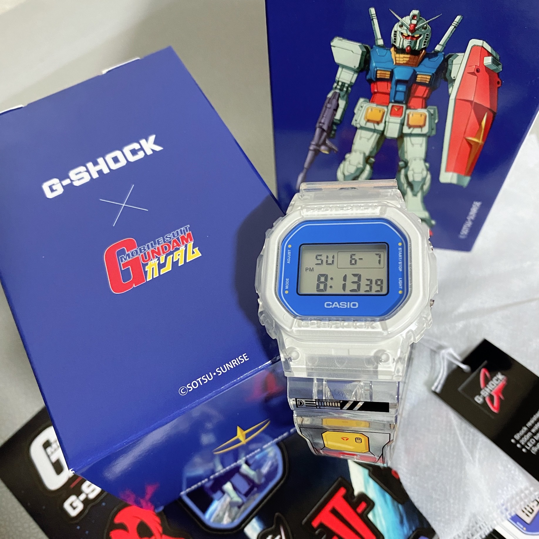 Casio G-Shock x Gundam DW-5600GM26-7DR 착용 스타일