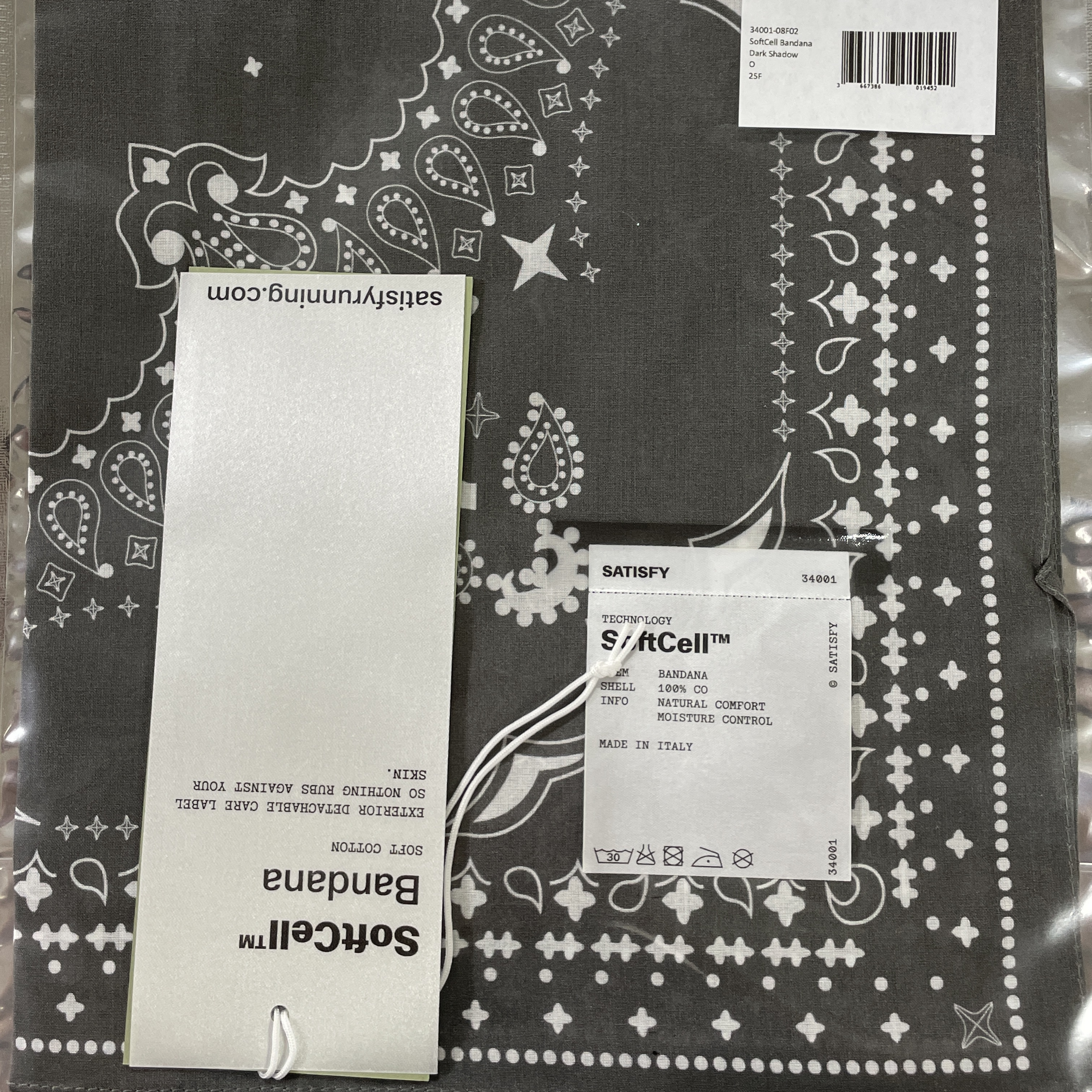 Satisfy Softcell Bandana Dark Shadow, Satisfy SoftCell Bandana Blue 착용 스타일 - 1