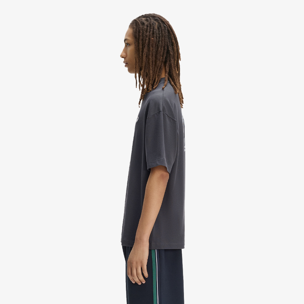 프레드페리 오버사이즈드 백 프린트 로렐리스 티셔츠 앵커 그레이(Fred Perry Oversized Back Print LW T-Shirt Anchor Grey) - 2