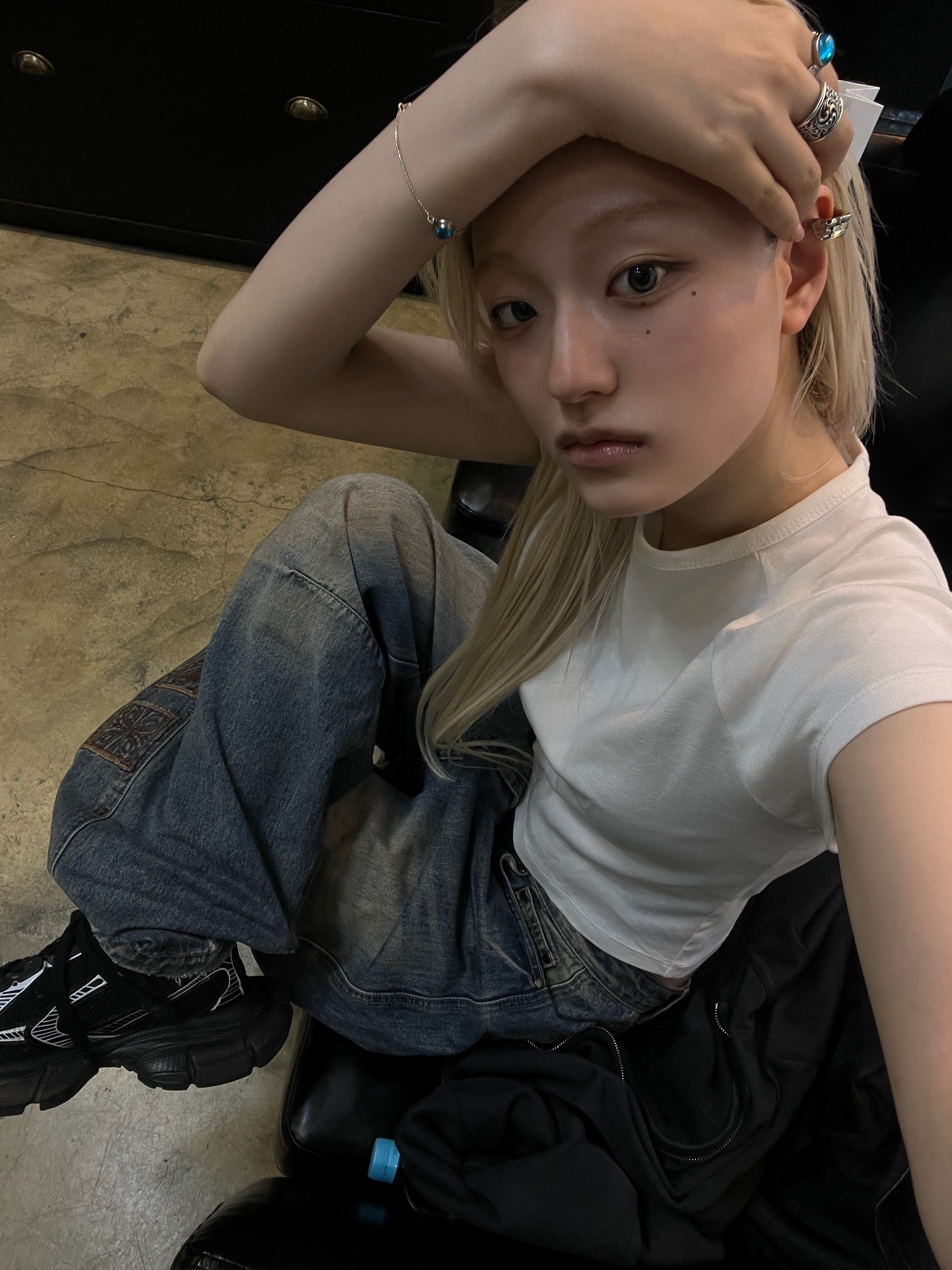 Karactor Vintage Emblem Denim Pants Muddy Blue, Balenciaga 3XL Sneakers Black White 착용 스타일 - 5