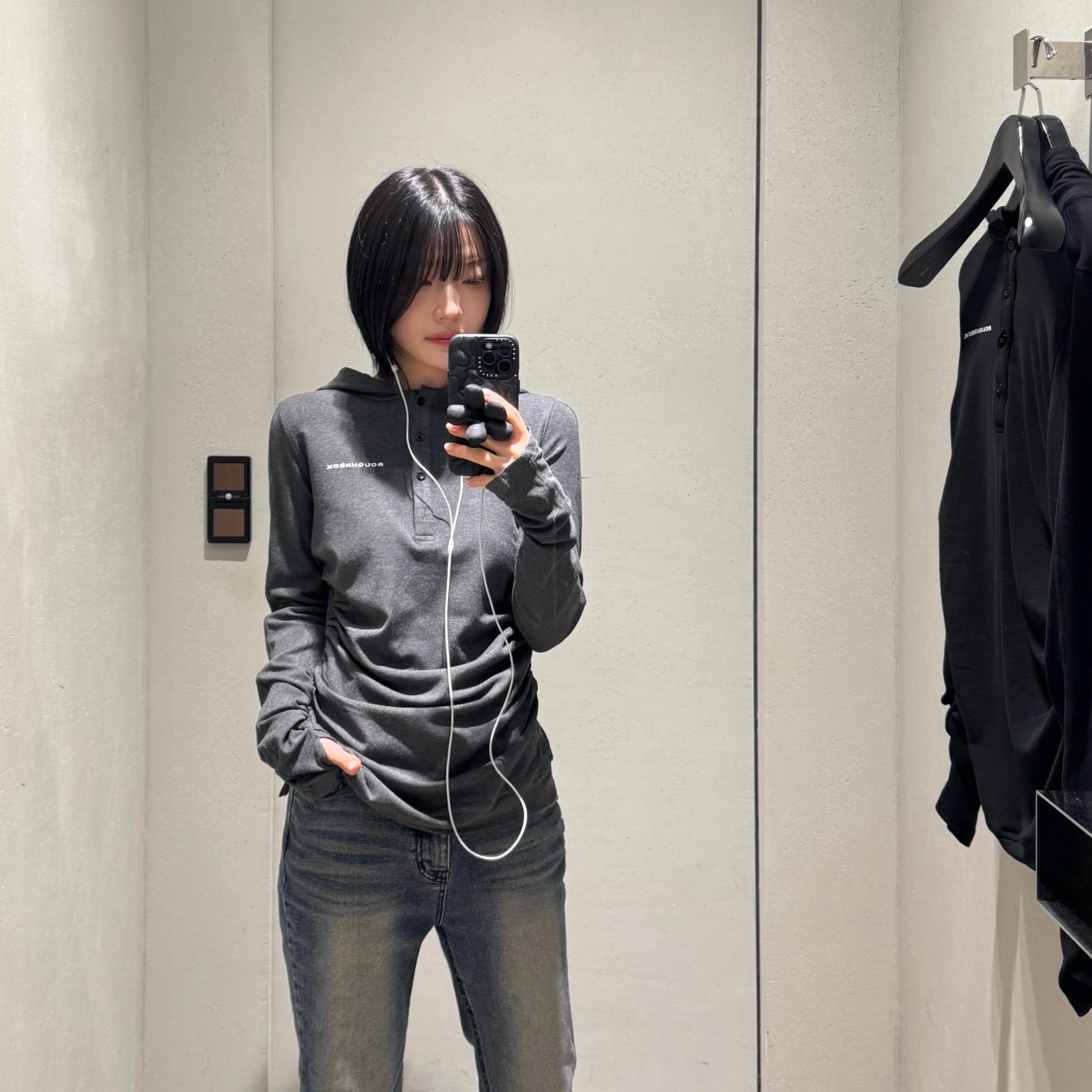 Roughneck Henley Hooded Long Sleeve Top Gray, Roughneck Henley Hooded Long Sleeve Top Black 착용 스타일