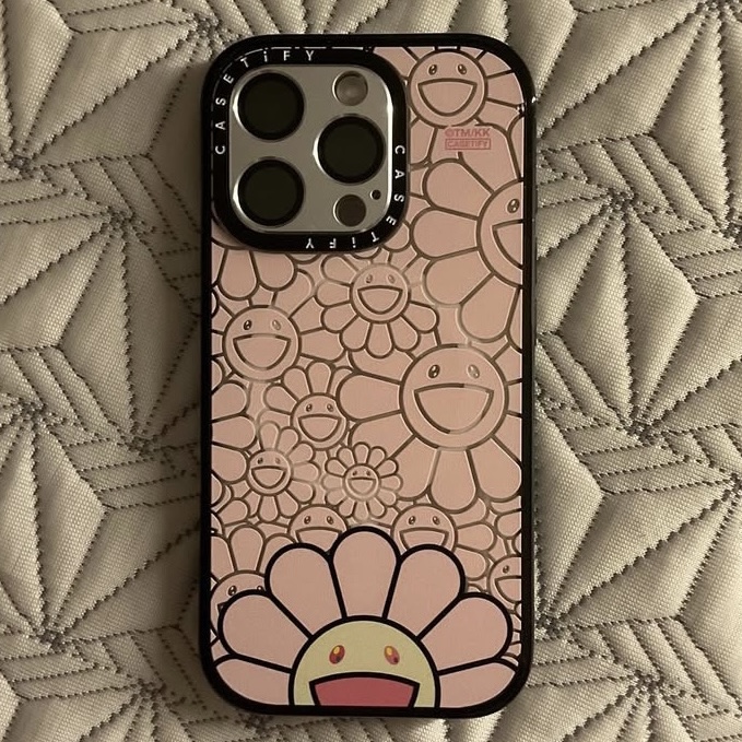 Casetify x Murakami Takashi iPhone Smile Pink Phone Magsafe Impact Case 착용 스타일