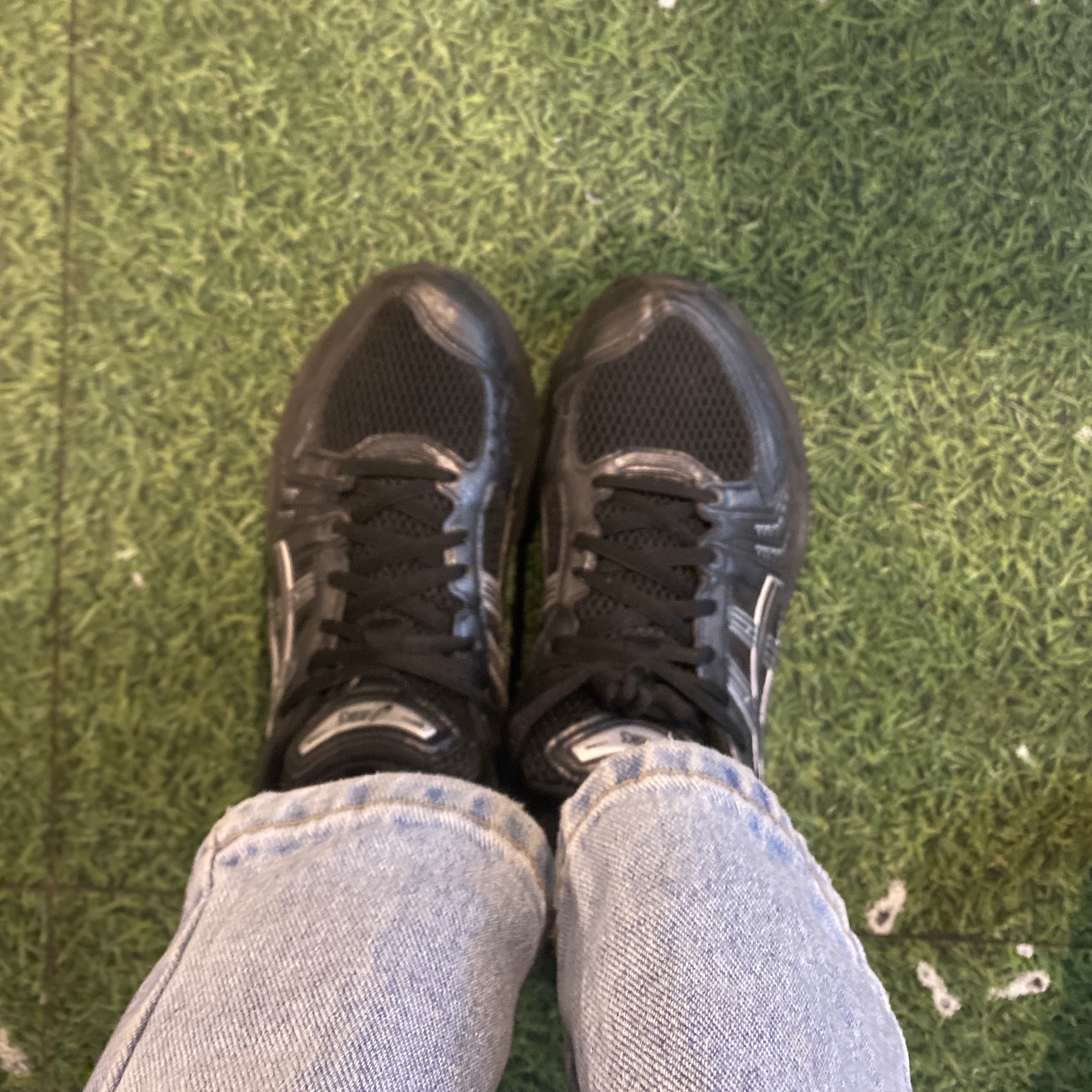 Asics Gel-Kayano 14 Black Pure Silver 착용 스타일
