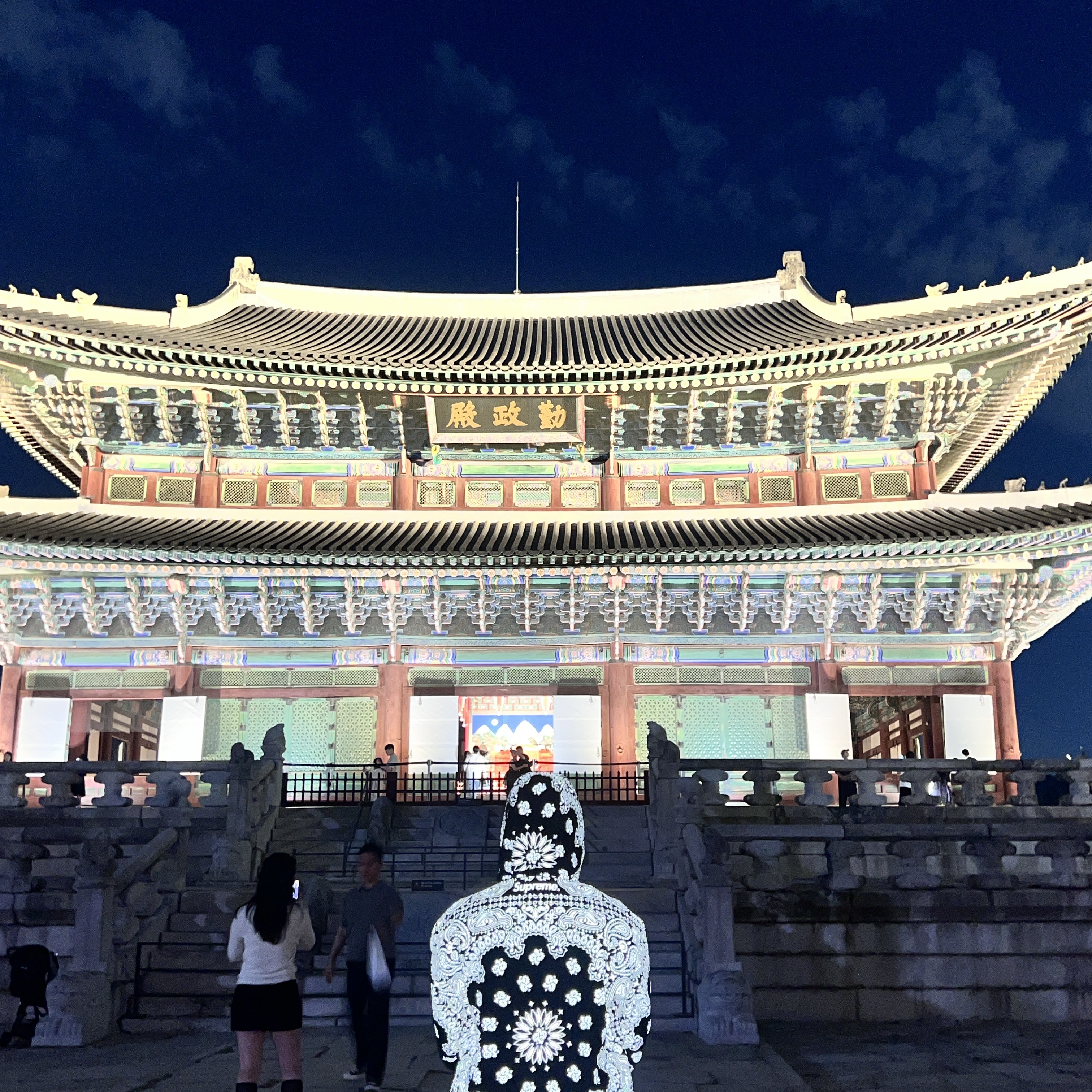 Supreme Reflective Bandana Anorak Black - 26SS, Supreme Reflective Ripstop Anorak Black - 25SS 착용 스타일 - 3