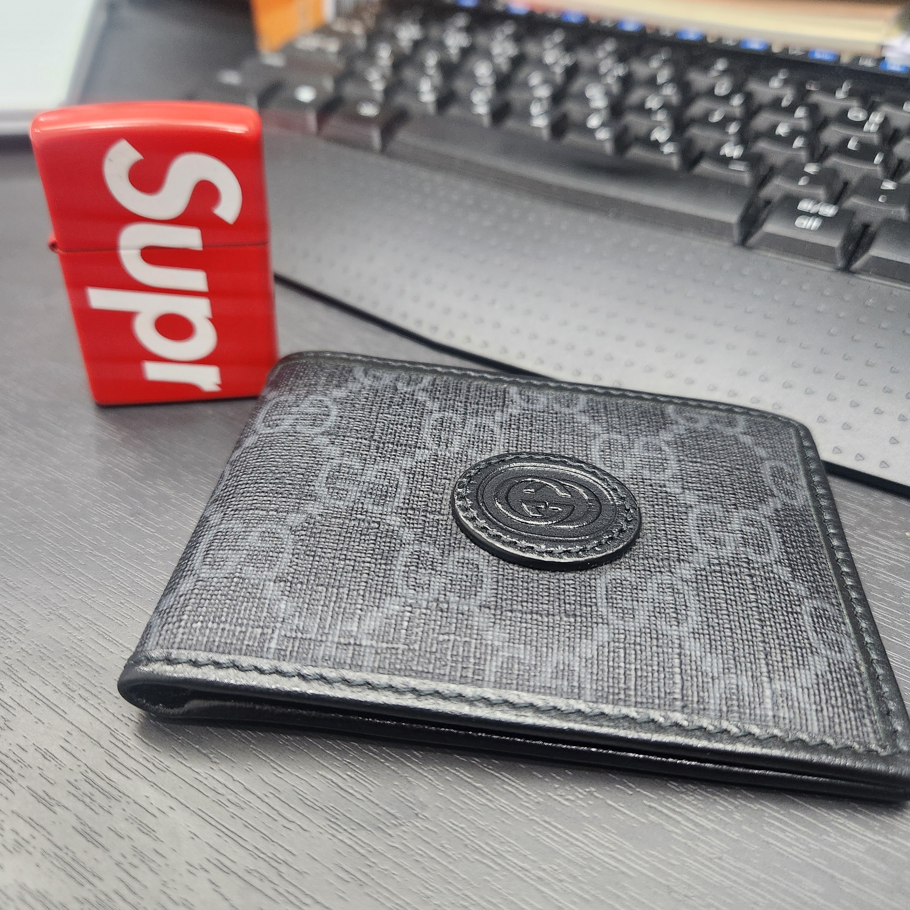 Supreme Logo Zippo Red, Gucci GG Supreme Mini Wallet with Interlocking G Black ์ฐฉ์ฉ ์คํ์ผ