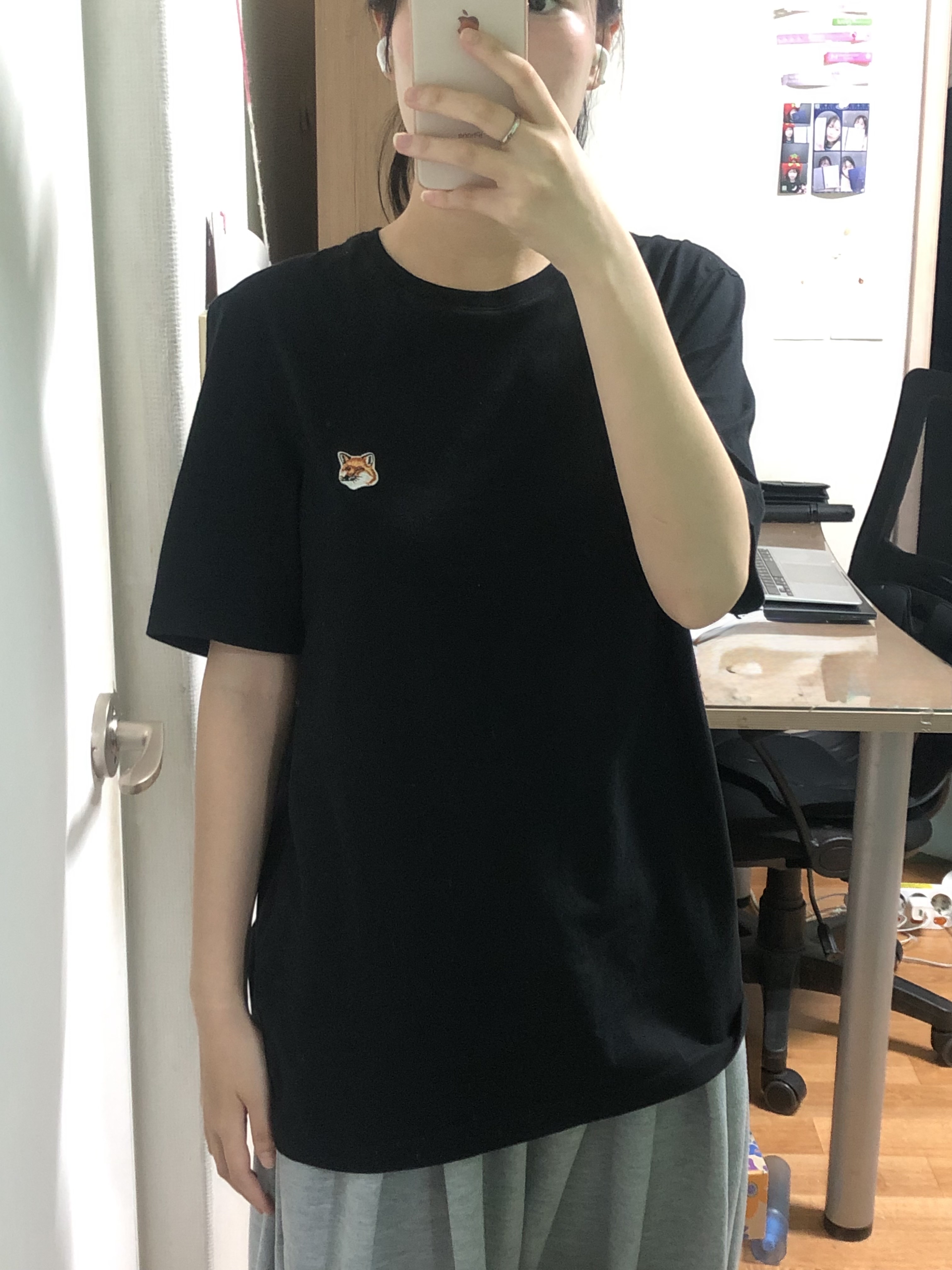 Maison Kitsune Fox Head Patch Regular T-Shirt Black 착용 스타일 - 2