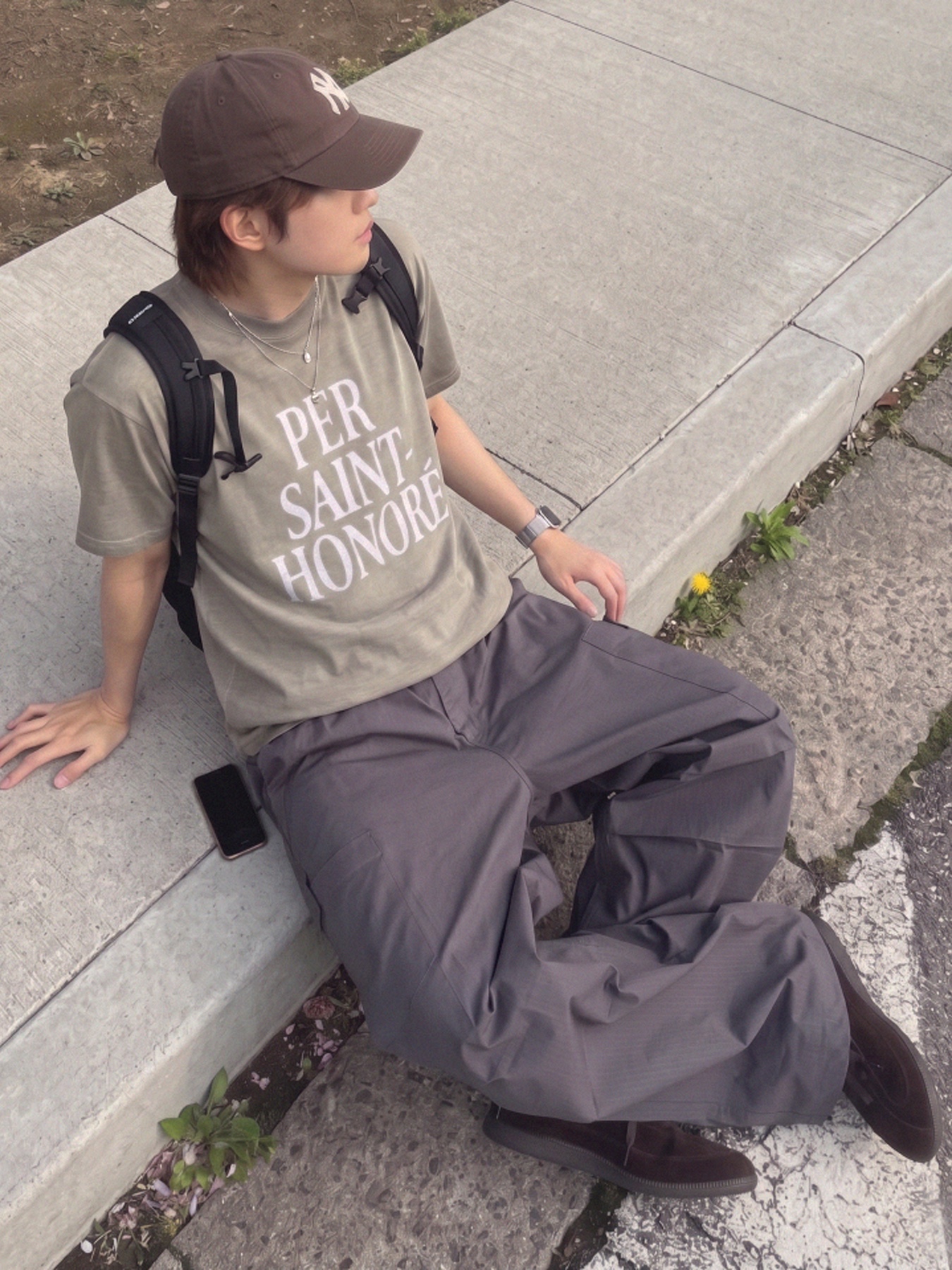 Permanent Archive Saint Honoré Washed Short Sleeve T-Shirt (Dusty Khaki) 착용 스타일