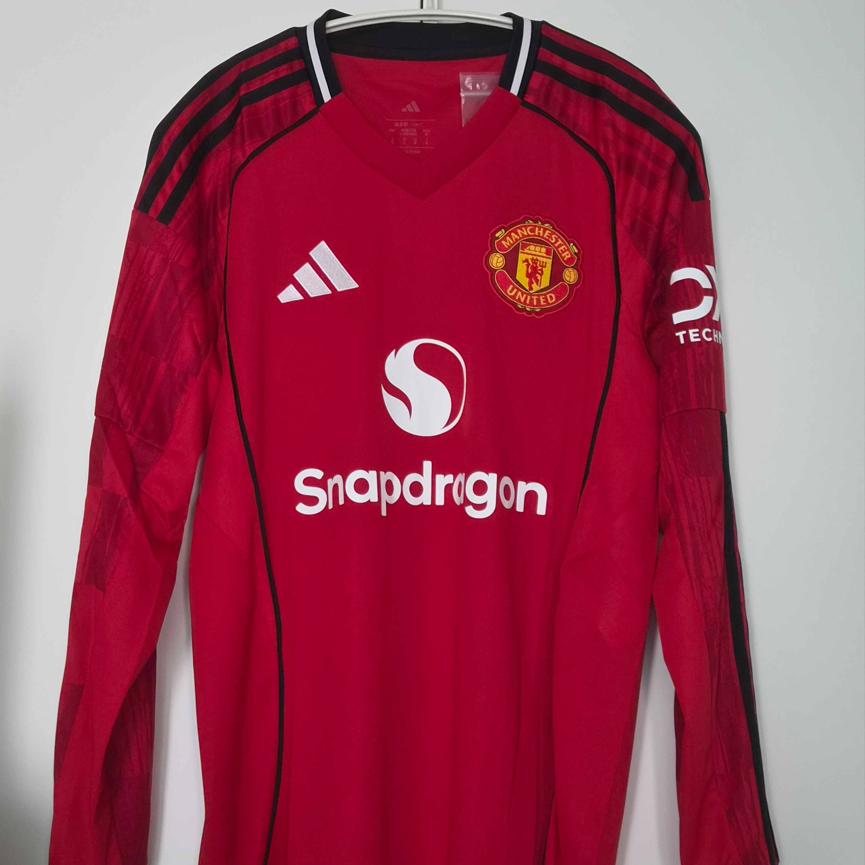 Adidas Manchester United 2025/26 Home Long Sleeve Home Jersey Mufc Red - KR Sizing (Non Marking Ver.) 착용 스타일 - 2