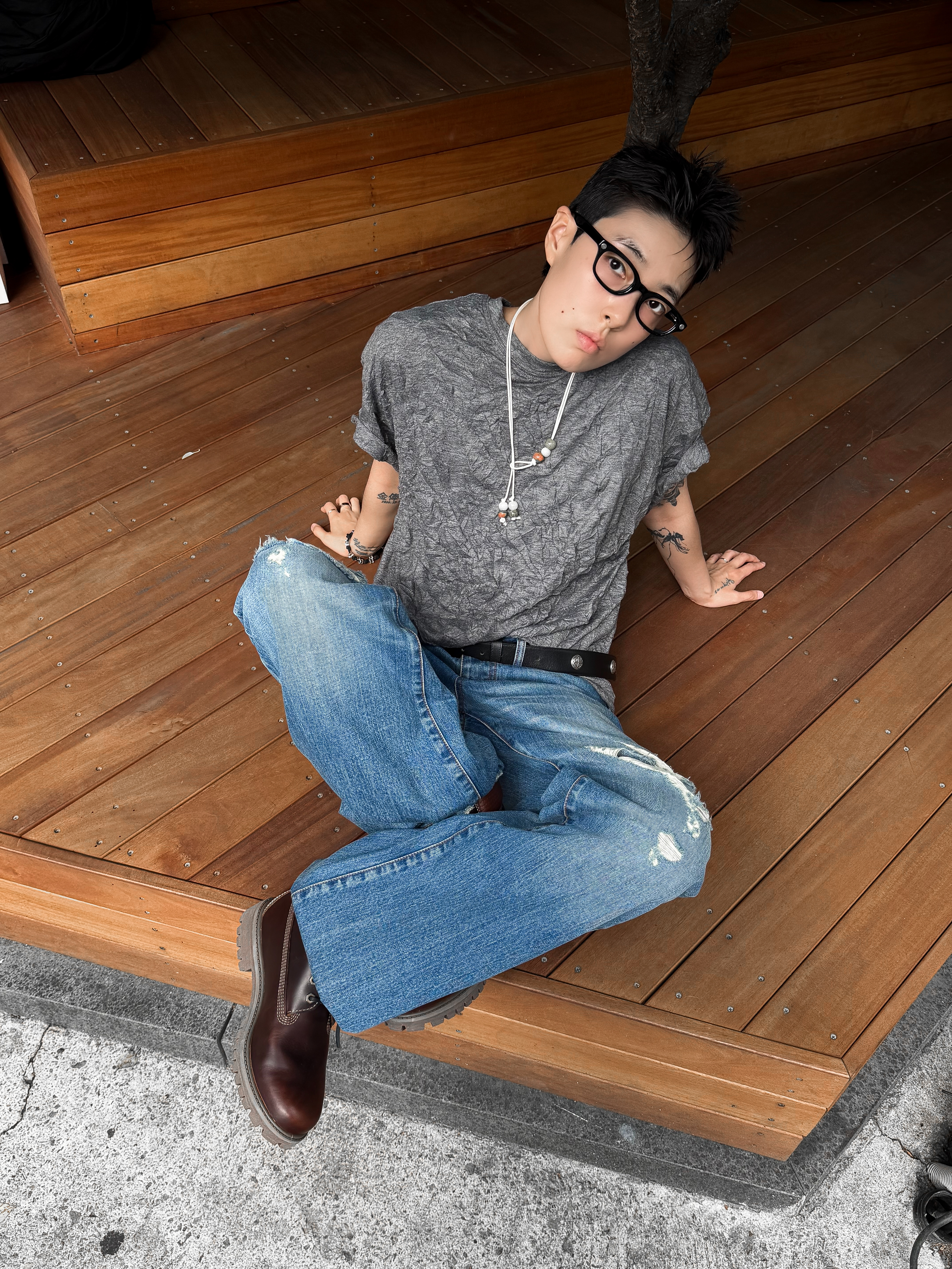 Hono Report Rope Necklace Ivory, Khak. Crinkle T-Shirt In Cotton / Polyester Charcoal 착용 스타일 - 8