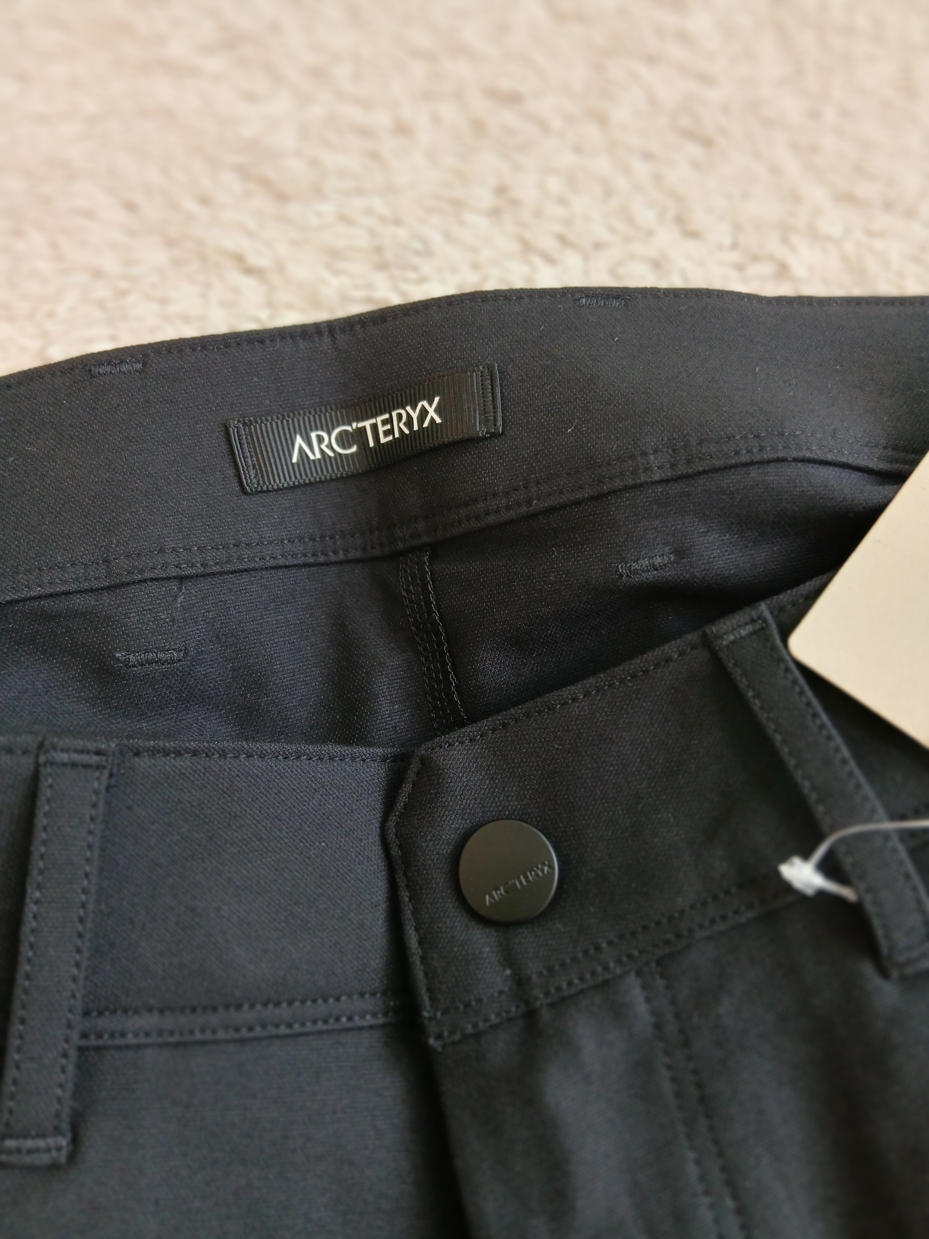 Arc'teryx Kragg Cotton Short 9 Inch Black 착용 스타일 - 3