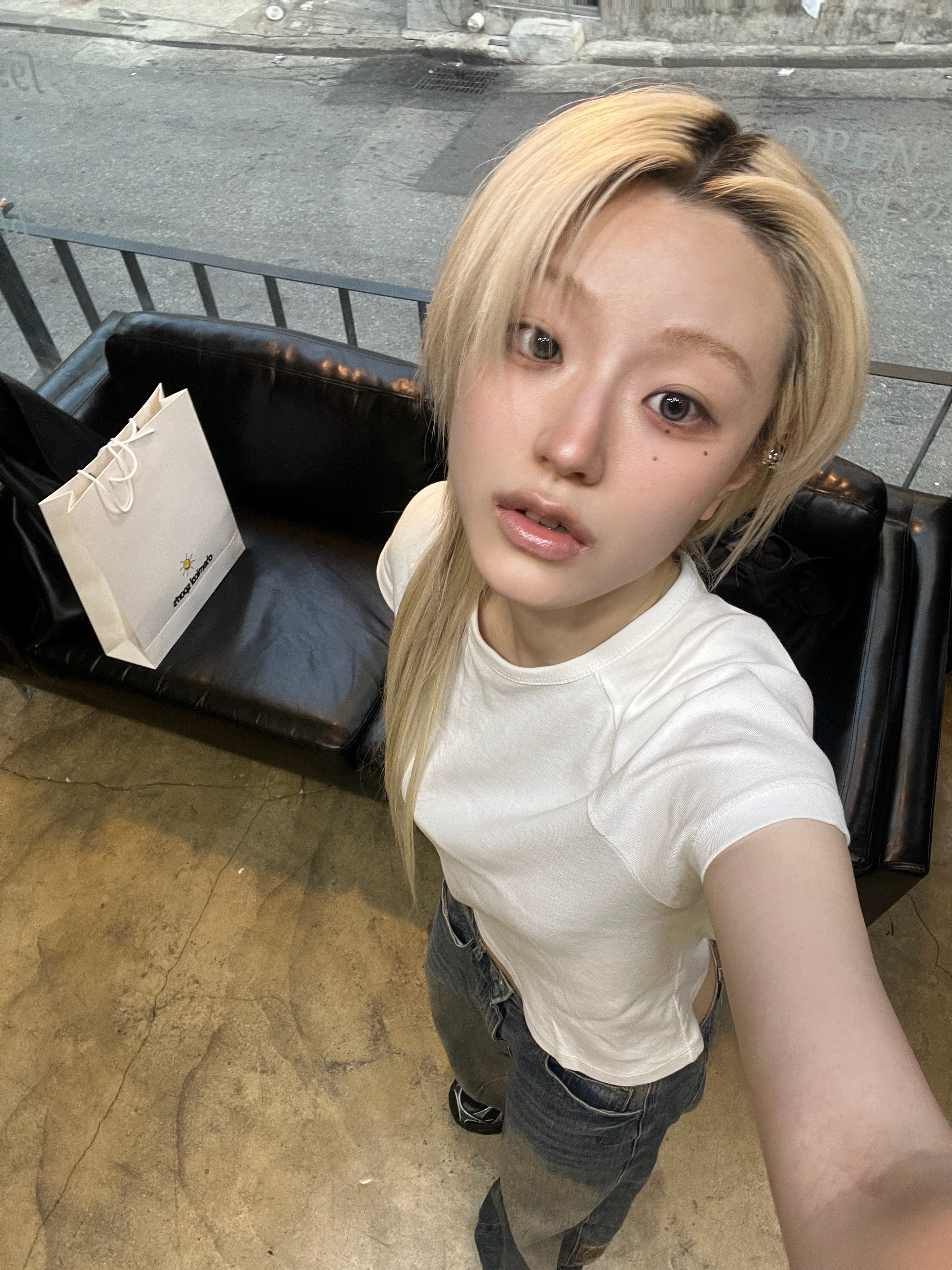 Karactor Vintage Emblem Denim Pants Muddy Blue, Balenciaga 3XL Sneakers Black White 착용 스타일 - 1