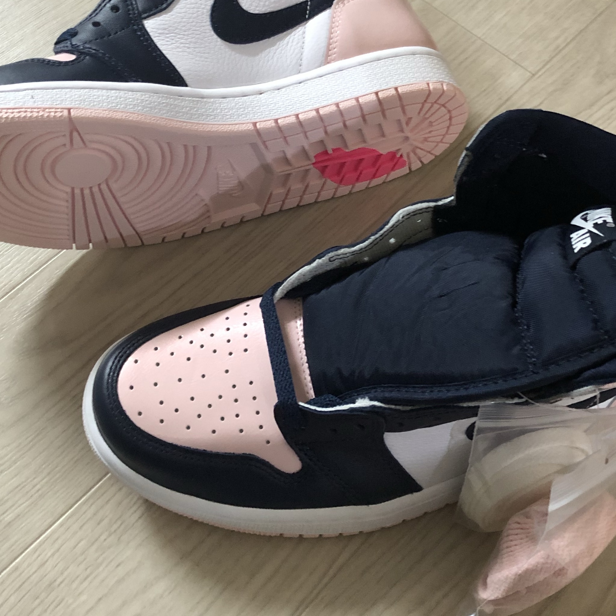 (W) Jordan 1 Retro High OG Atmosphere 착용 스타일