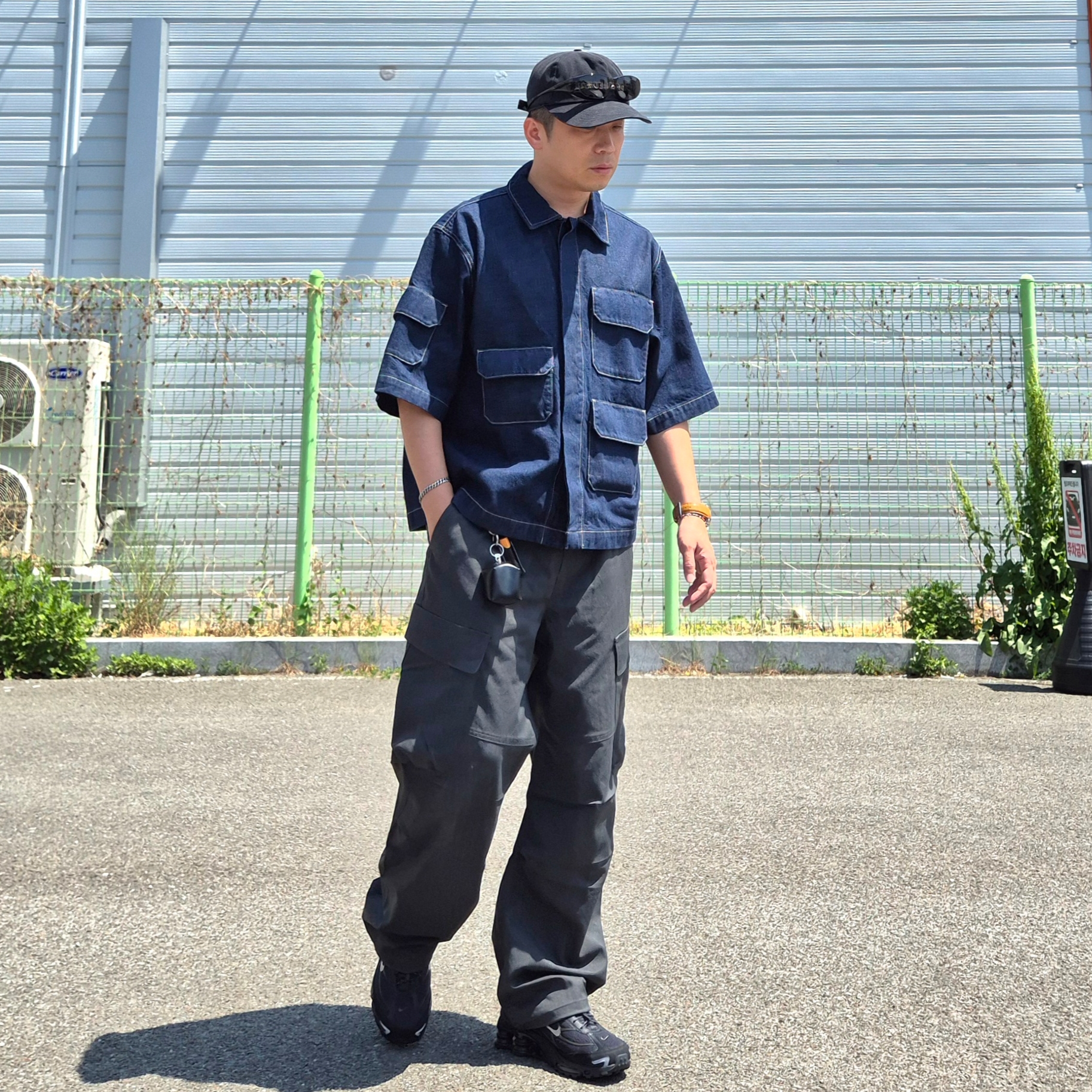 Nike Shox Ride 2 Off Noir and Velvet Brown, Takashiba Gimune Safety Overglasses Black 착용 스타일 - 3