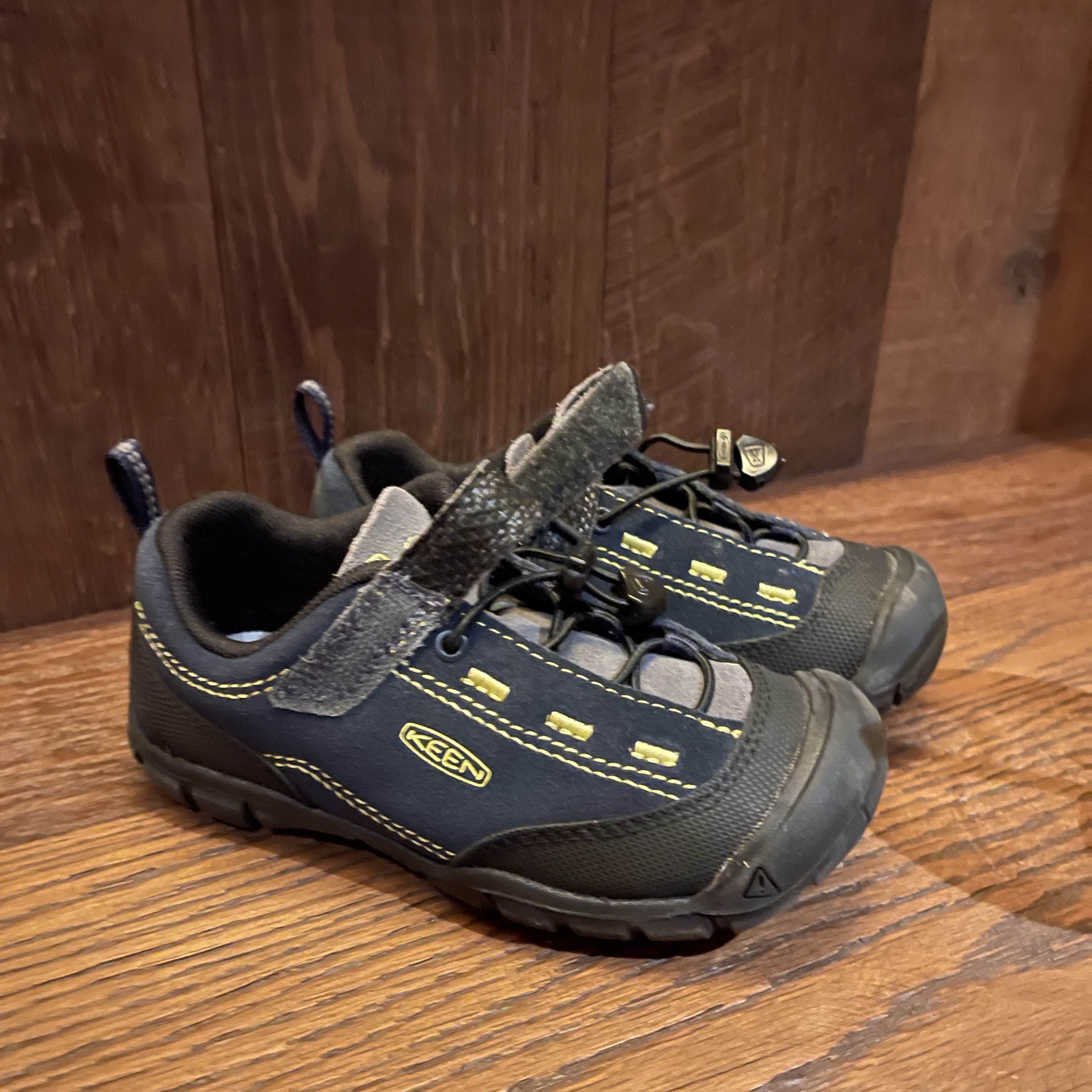 Keen Big kids Jasper Ii Navy Junior Sneaker 착용 스타일
