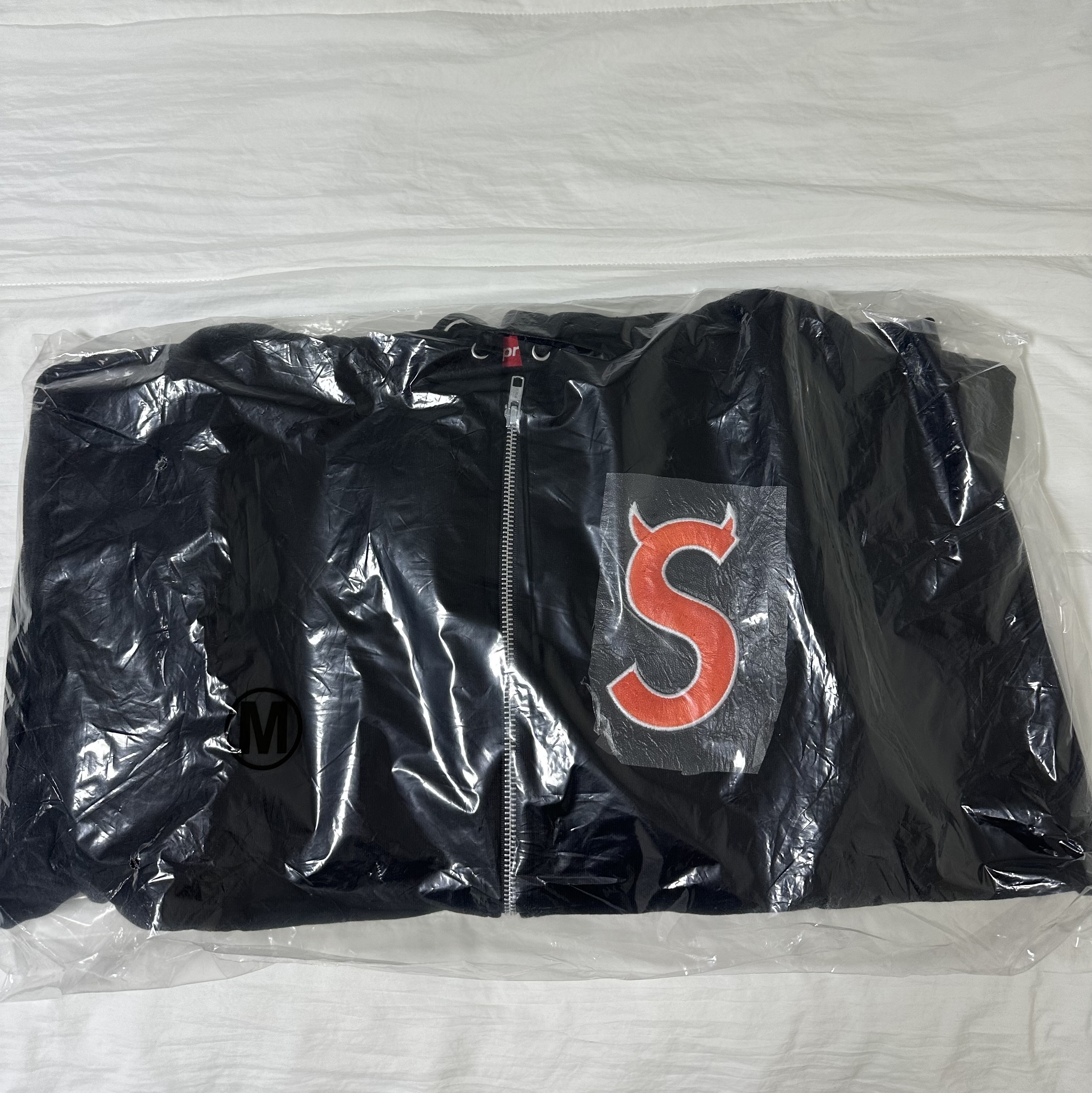 Supreme Devil S Logo Zip Up Hooded Sweatshirt Black - 26SS 착용 스타일 - 1