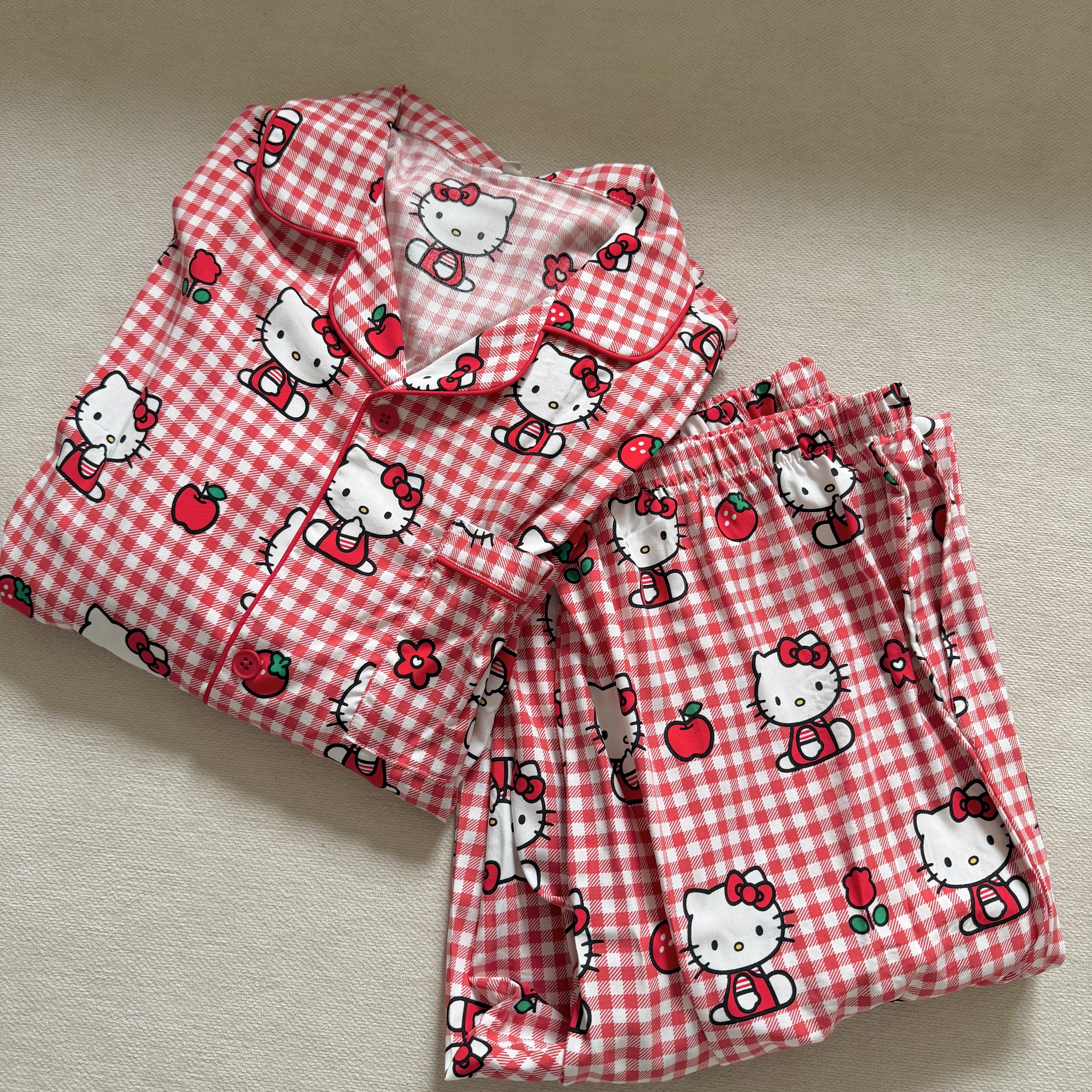 Spao x Sanrio Characters Long Sleeve Pajama Set Red 착용 스타일