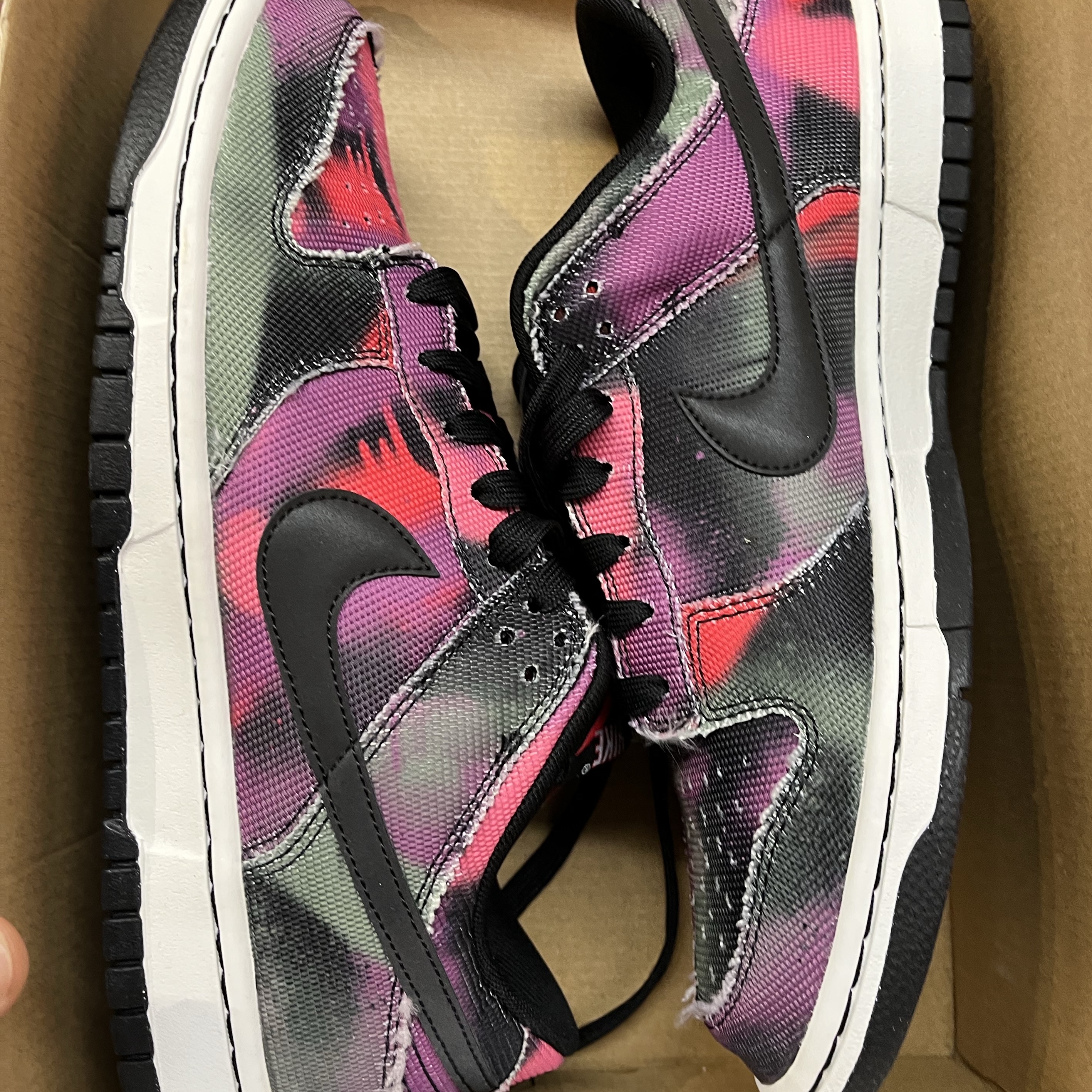 Nike Dunk Low Retro PRM Graffiti 착용 스타일