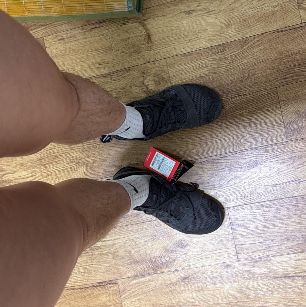 New Balance Minimus MT10O Black Castlerock 착용 스타일 - 2