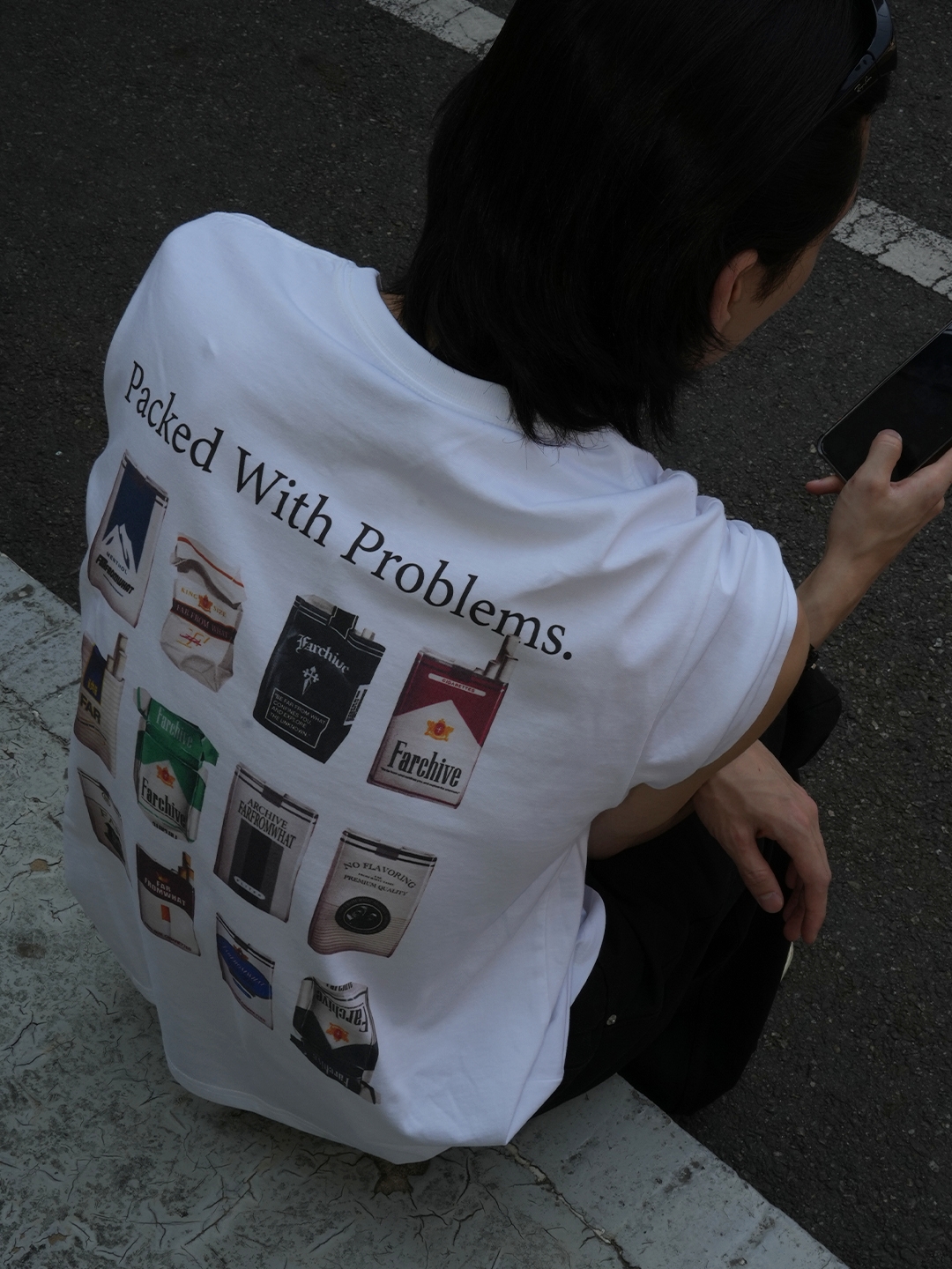Farfromwhat Archive Packaging Print T-Shirt 착용 스타일