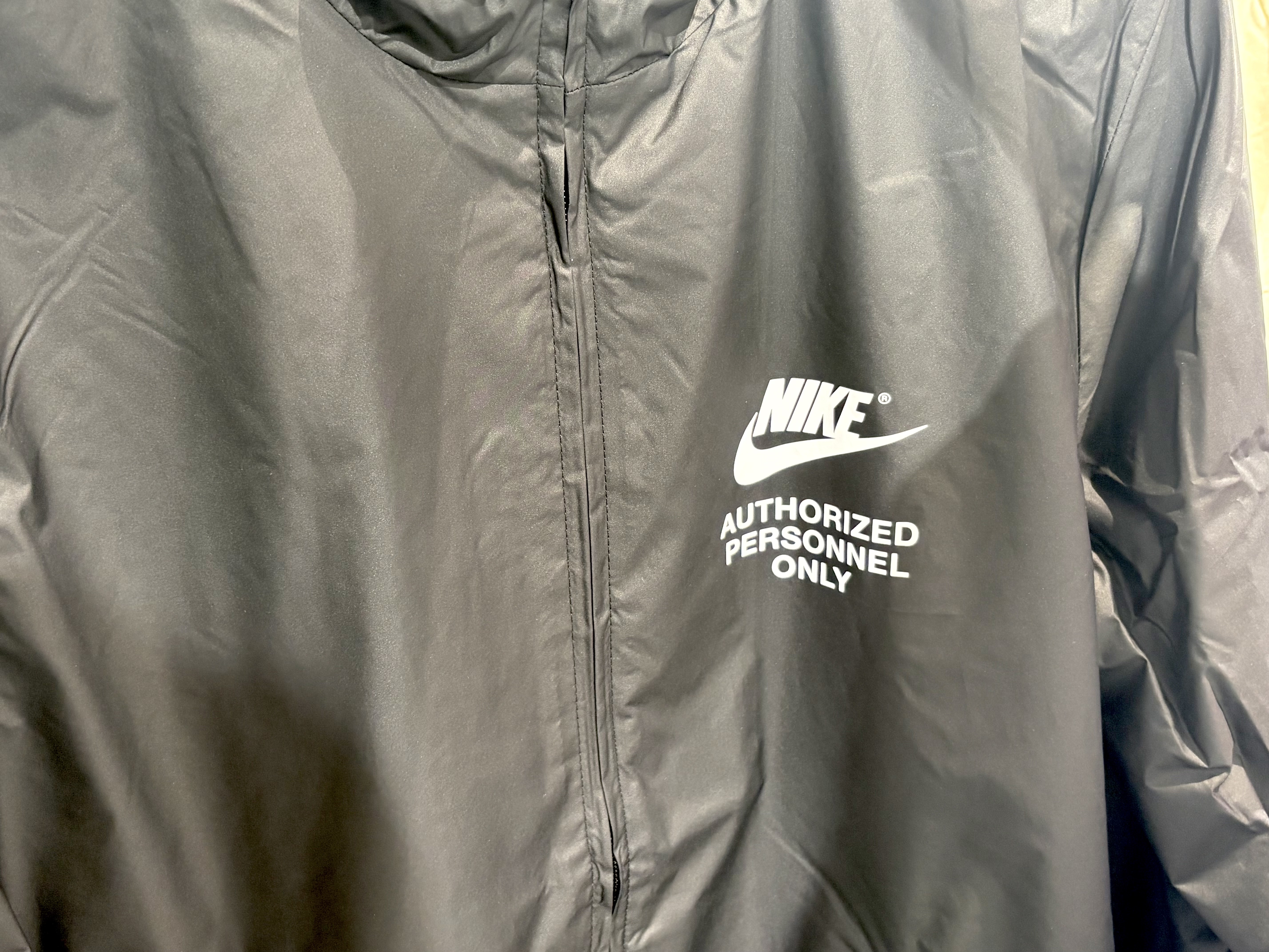 Nike Full-Zip Woven Jacket Black 착용 스타일