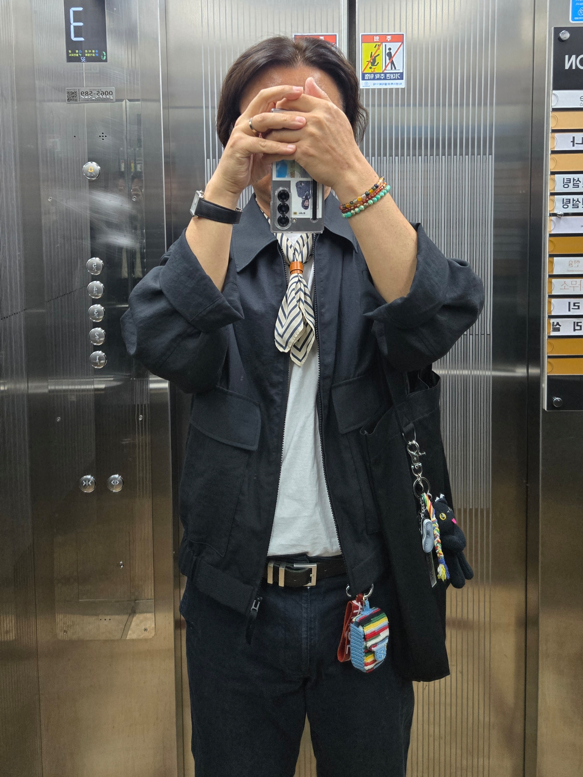 Comfort Piyong Keyring Black, G-DRAGON Ubermensch Eco Bag Black 착용 스타일