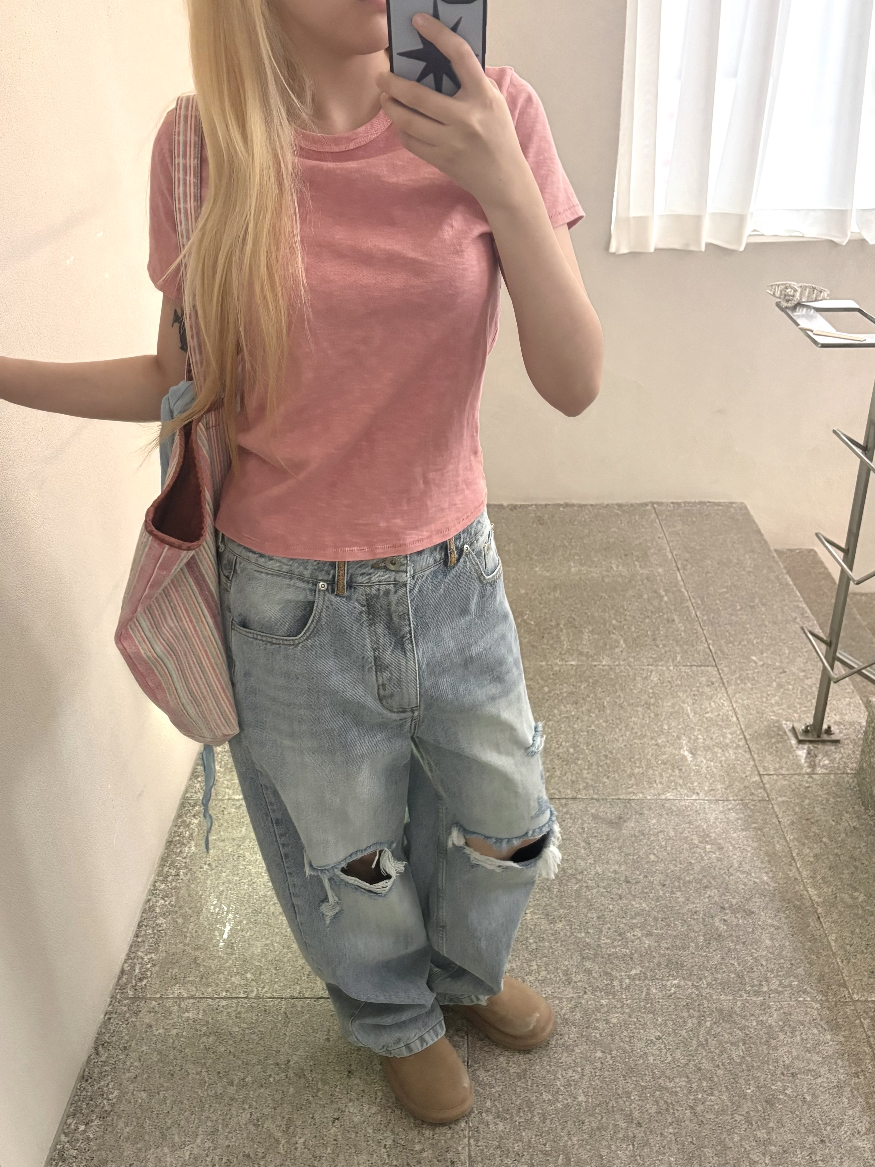 (W) SUNDAY CEREMONY Natural Dyed Basic Slub Tee - Ash Pink, Sunday Ceremony Destroyed Japanese Denim Jeans - Light Blue 착용 스타일