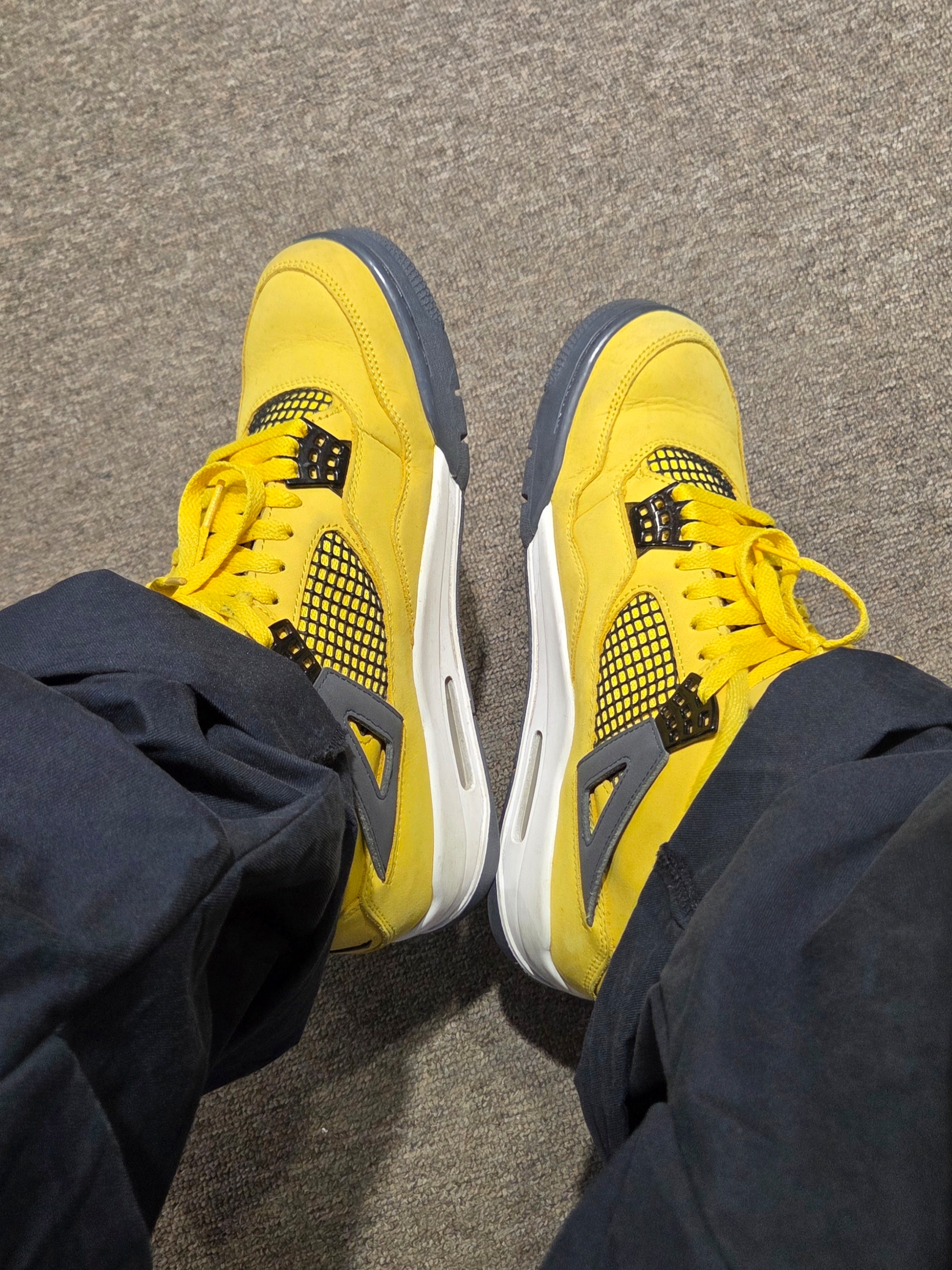 Jordan 4 Retro Tour Yellow 착용 스타일 - 2