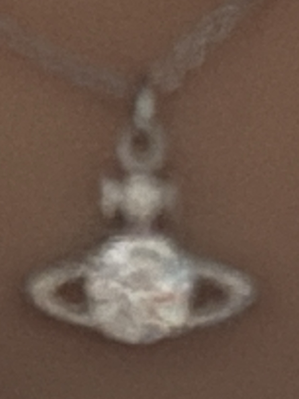Vivienne Westwood Reina Pendant Silver 착용 스타일
